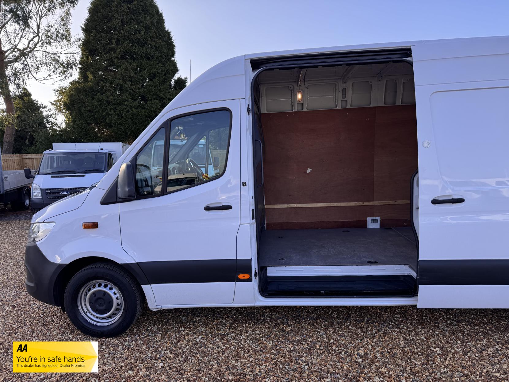 Mercedes-Benz Sprinter 2.1 311 CDI Panel Van 5dr Diesel Manual RWD L3 H2 Euro 6 (114 ps)