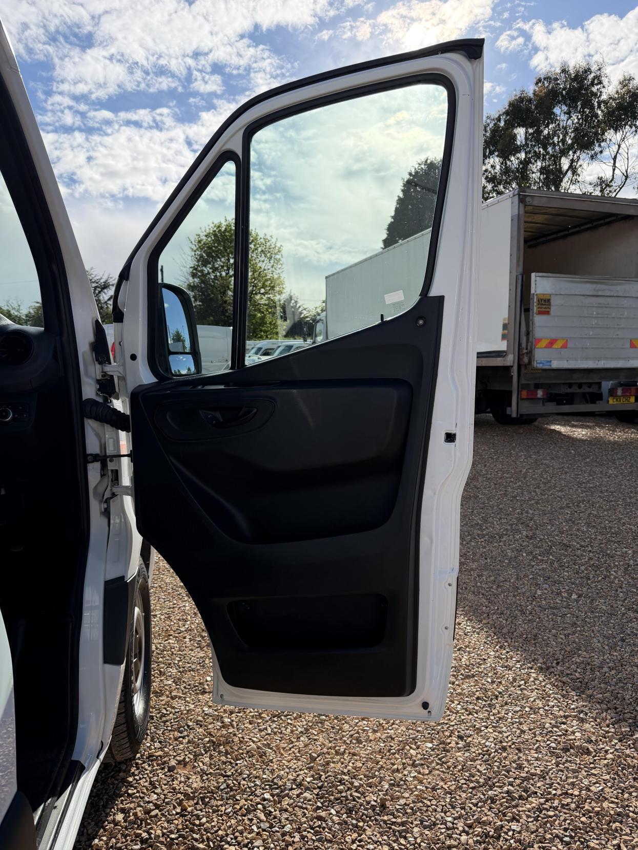 2019 Mercedes-Benz Sprinter 2.1 311 CDI Panel Van 5dr Diesel Manual RWD L3 H2 Euro 6 (114 ps) - Thumbnail 15
