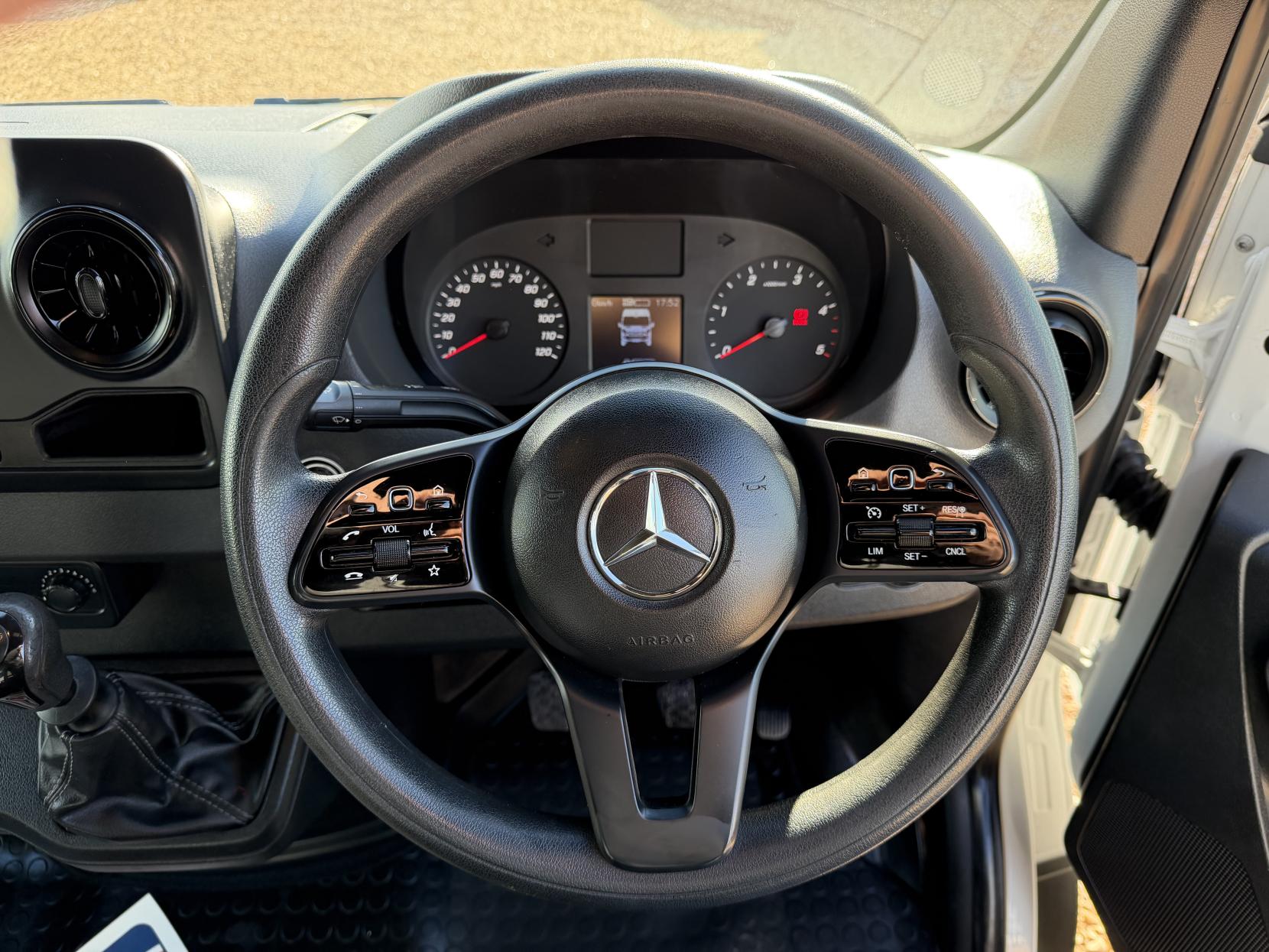 2019 Mercedes-Benz Sprinter 2.1 311 CDI Panel Van 5dr Diesel Manual RWD L3 H2 Euro 6 (114 ps) - Thumbnail 2