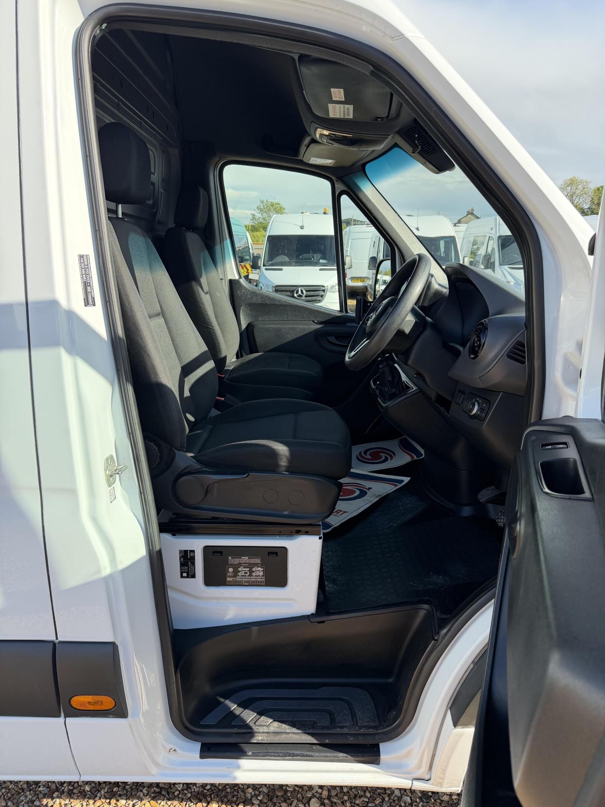 2019 Mercedes-Benz Sprinter 2.1 311 CDI Panel Van 5dr Diesel Manual RWD L3 H2 Euro 6 (114 ps) - Thumbnail 18