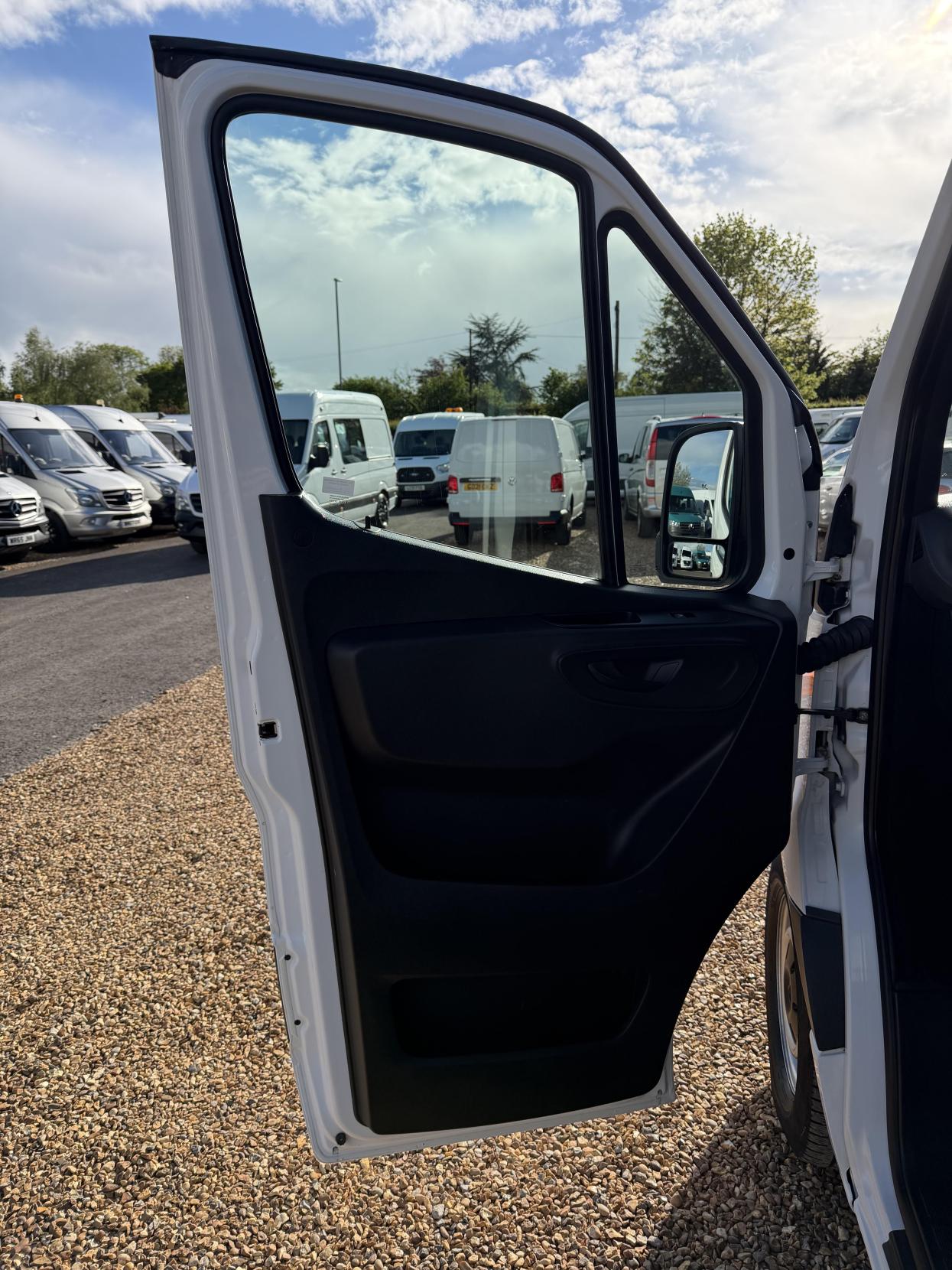 2019 Mercedes-Benz Sprinter 2.1 311 CDI Panel Van 5dr Diesel Manual RWD L3 H2 Euro 6 (114 ps) - Thumbnail 16