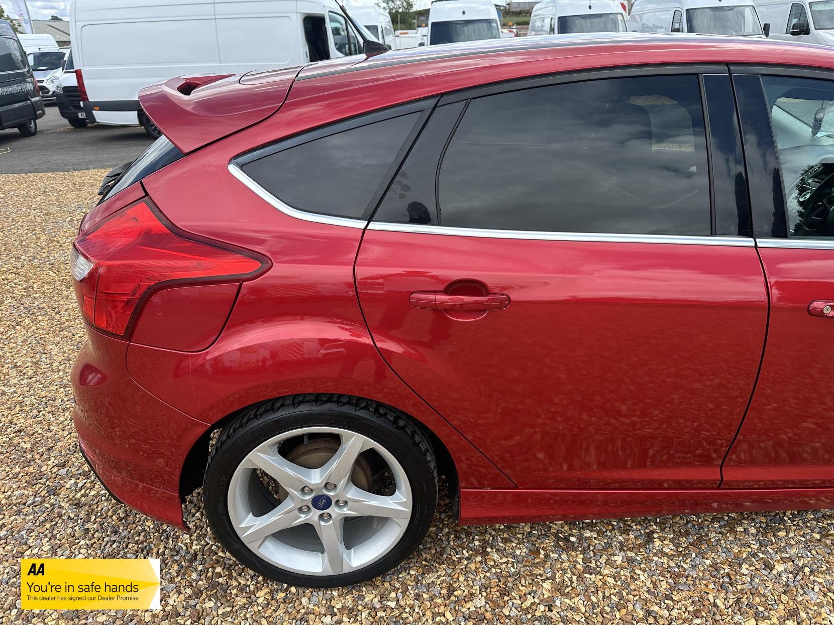 Ford Focus 1.6 TDCi Titanium X Hatchback 5dr Diesel Manual Euro 5 (s/s) (115 ps)