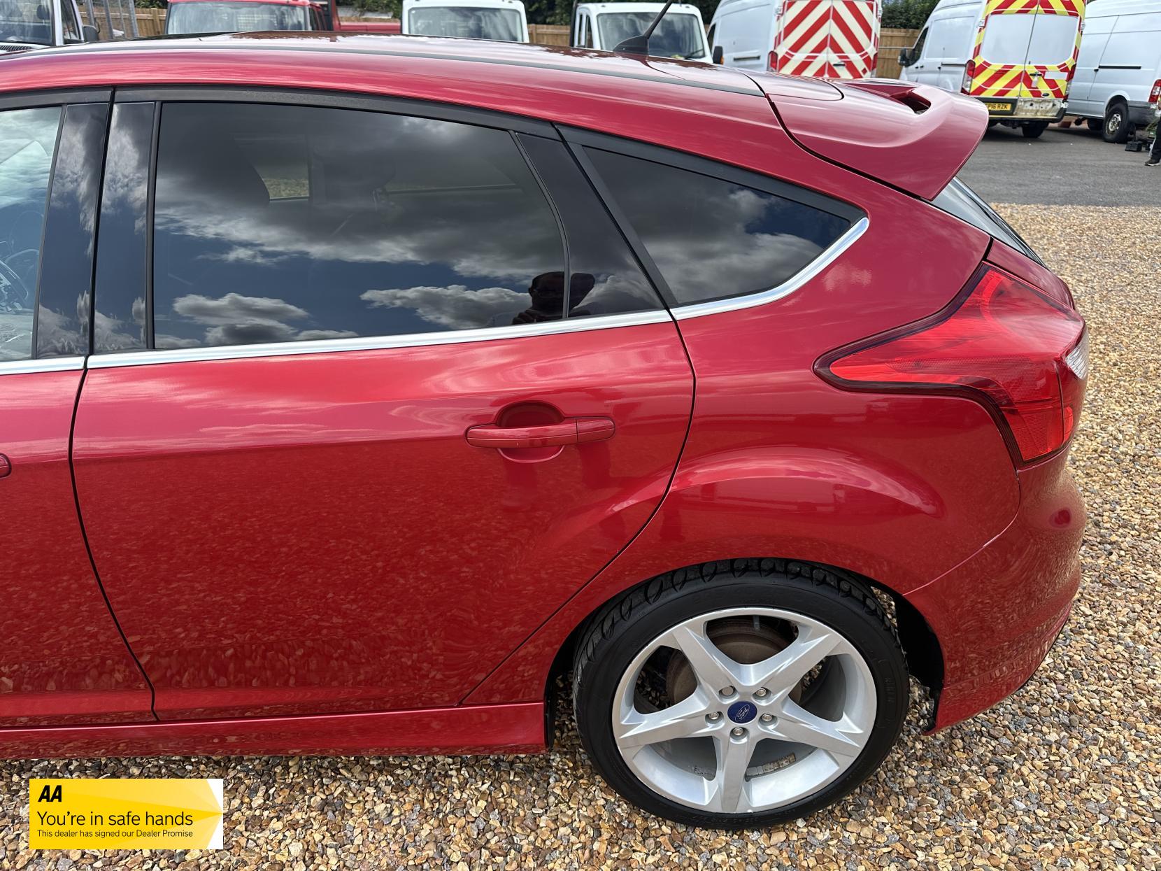 Ford Focus 1.6 TDCi Titanium X Hatchback 5dr Diesel Manual Euro 5 (s/s) (115 ps)
