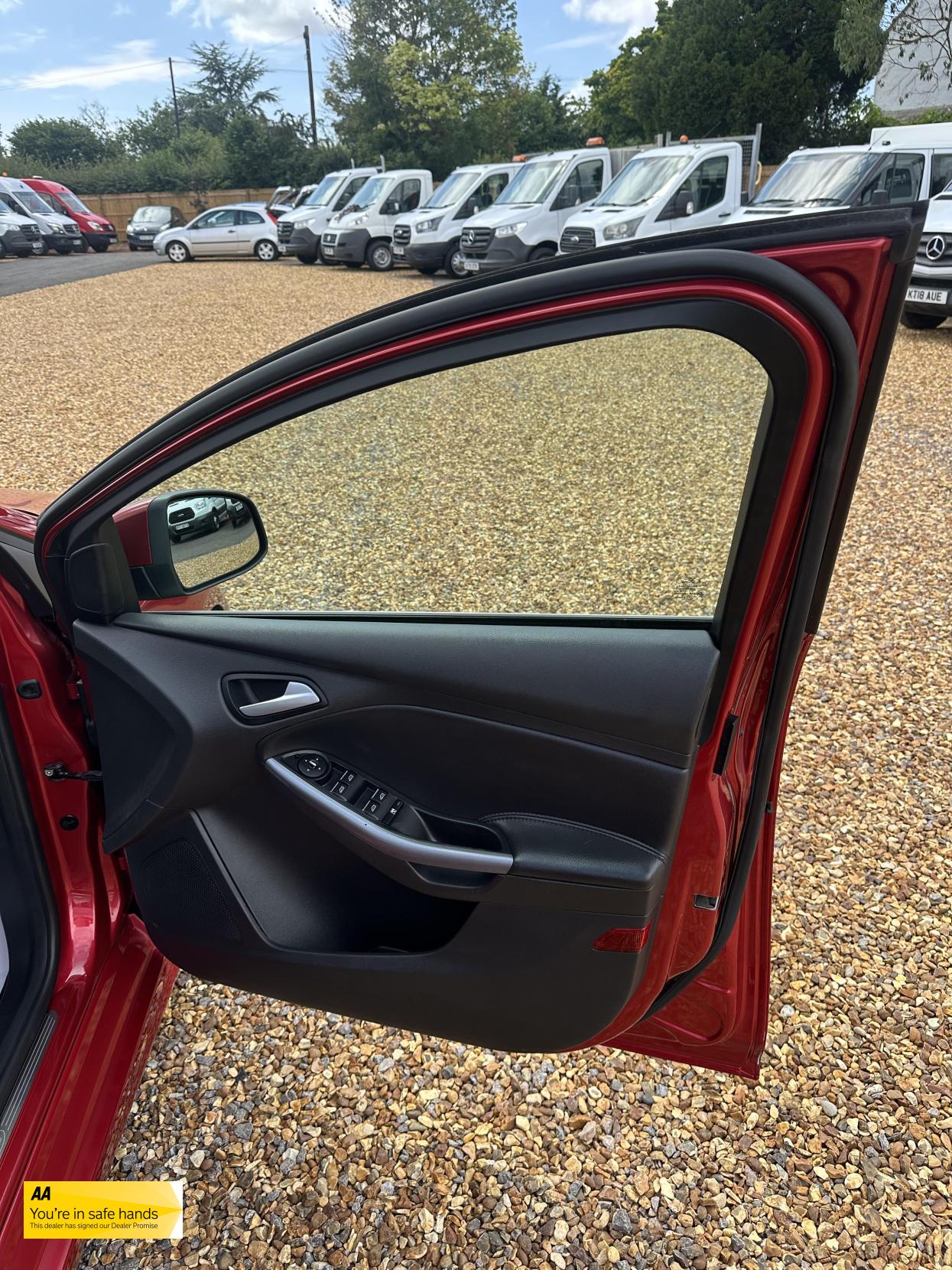 Ford Focus 1.6 TDCi Titanium X Hatchback 5dr Diesel Manual Euro 5 (s/s) (115 ps)