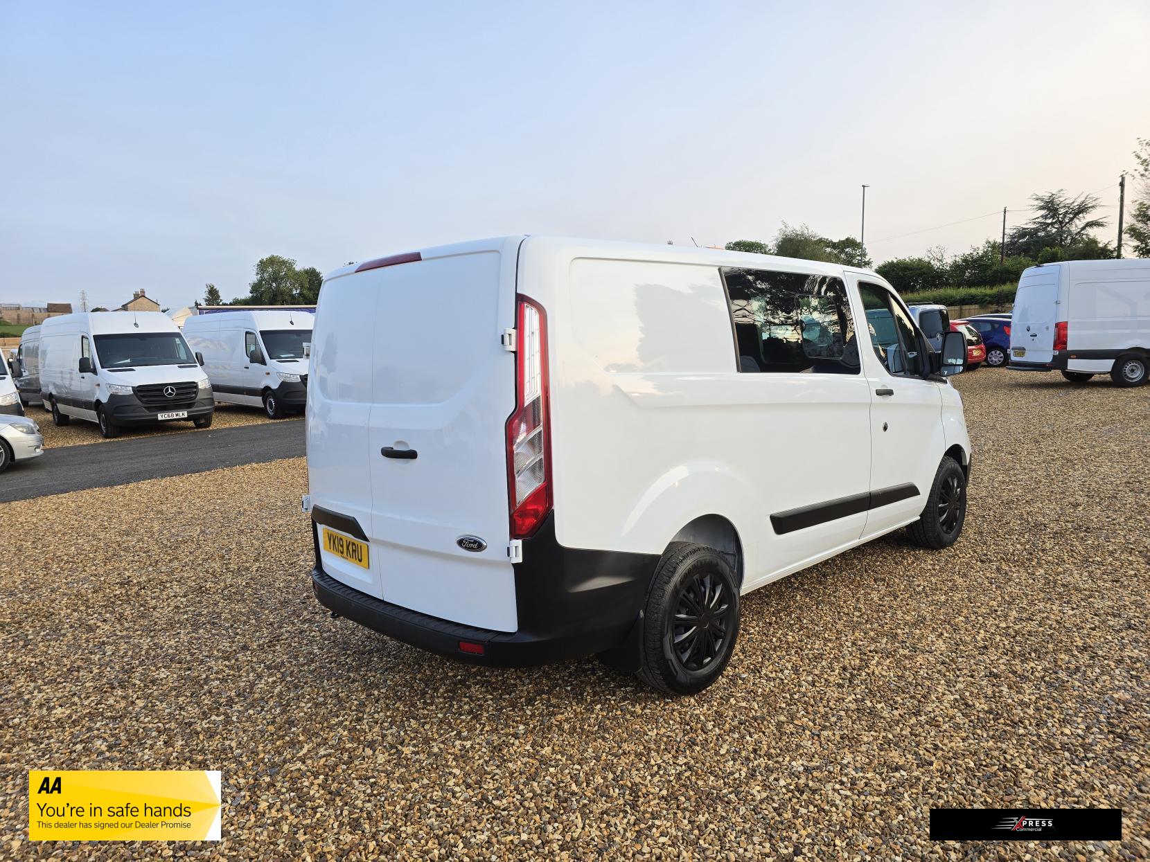 Ford Transit Custom Transit Custom 2.0 280 EcoBlue Crew Van Double Cab 5dr Diesel Manual L1 H1 Euro 6 (5 Seat) (105 ps)