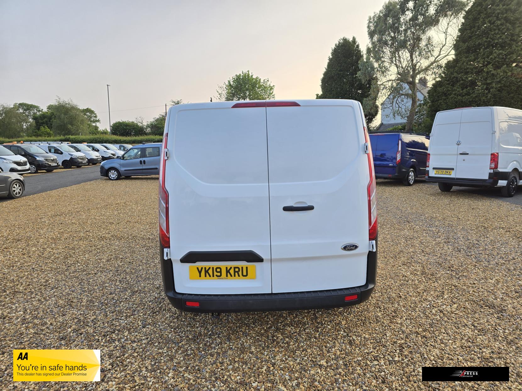 Ford Transit Custom Transit Custom 2.0 280 EcoBlue Crew Van Double Cab 5dr Diesel Manual L1 H1 Euro 6 (5 Seat) (105 ps)