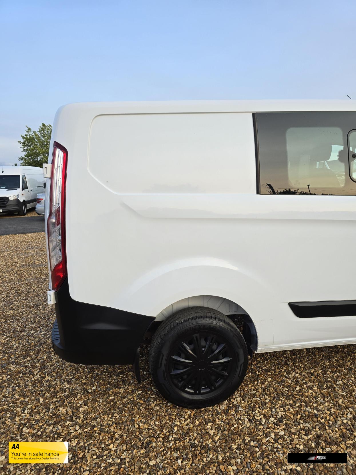Ford Transit Custom Transit Custom 2.0 280 EcoBlue Crew Van Double Cab 5dr Diesel Manual L1 H1 Euro 6 (5 Seat) (105 ps)