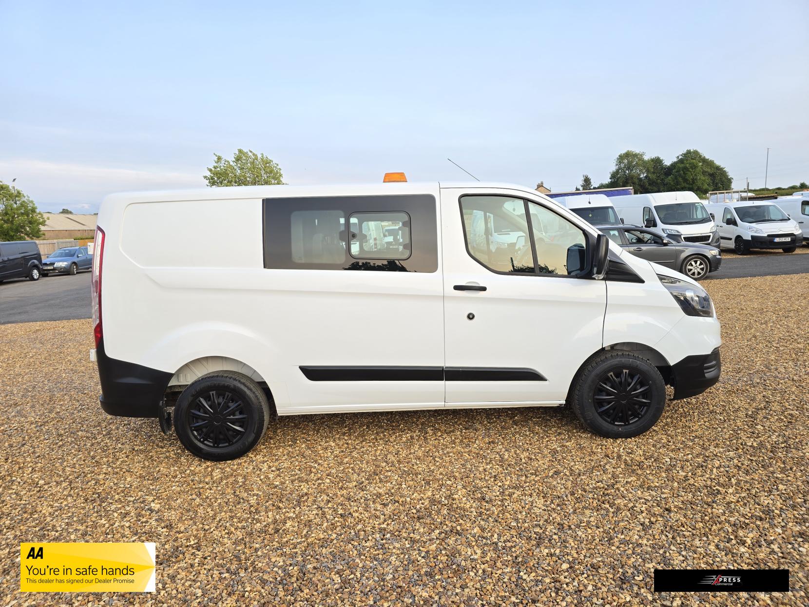 Ford Transit Custom Transit Custom 2.0 280 EcoBlue Crew Van Double Cab 5dr Diesel Manual L1 H1 Euro 6 (5 Seat) (105 ps)