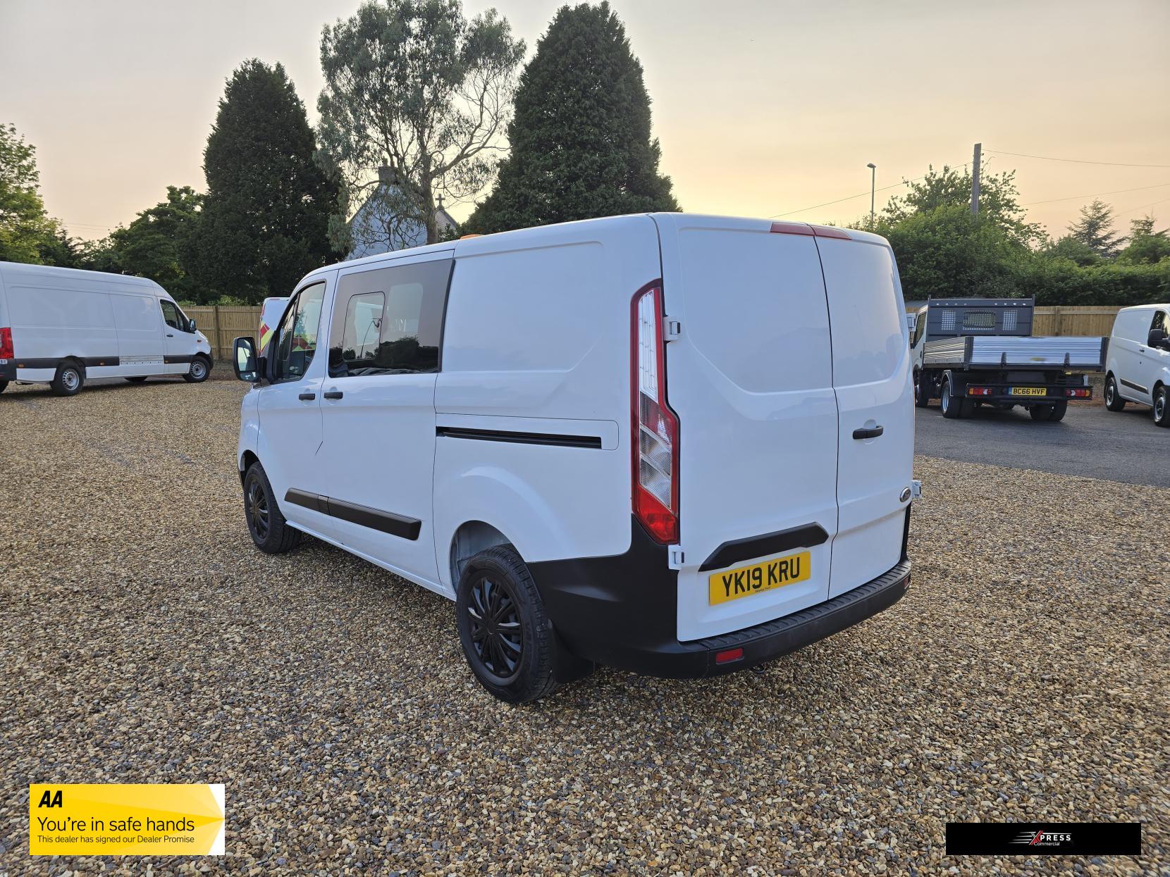 Ford Transit Custom Transit Custom 2.0 280 EcoBlue Crew Van Double Cab 5dr Diesel Manual L1 H1 Euro 6 (5 Seat) (105 ps)