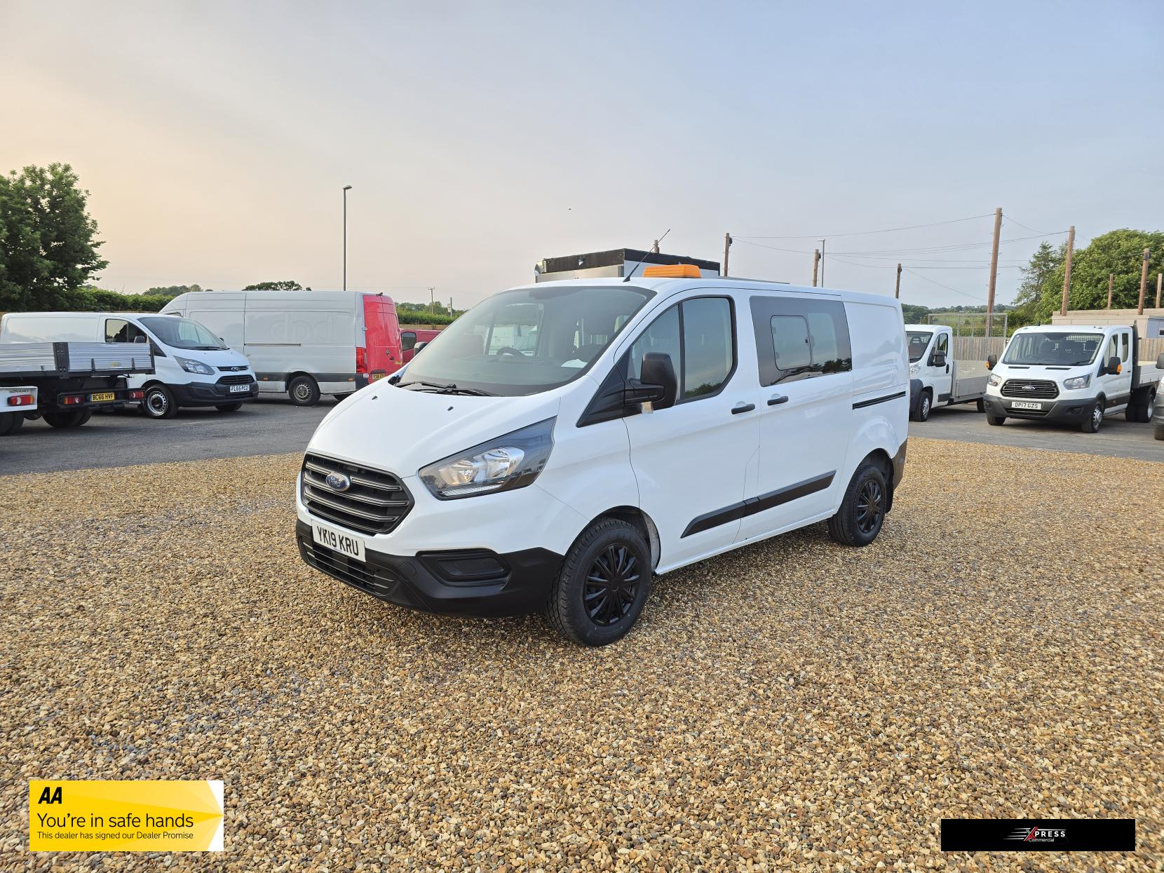 Ford Transit Custom Transit Custom 2.0 280 EcoBlue Crew Van Double Cab 5dr Diesel Manual L1 H1 Euro 6 (5 Seat) (105 ps)