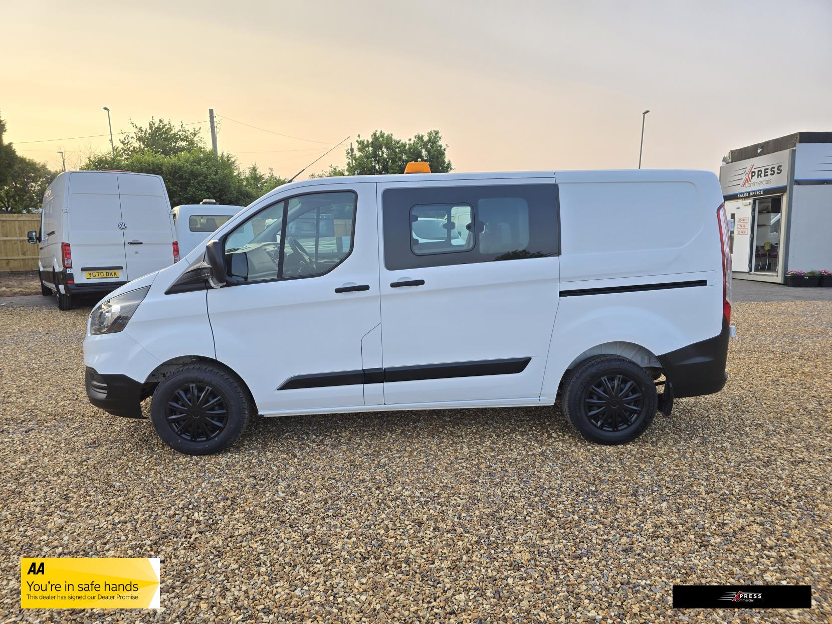 Ford Transit Custom Transit Custom 2.0 280 EcoBlue Crew Van Double Cab 5dr Diesel Manual L1 H1 Euro 6 (5 Seat) (105 ps)