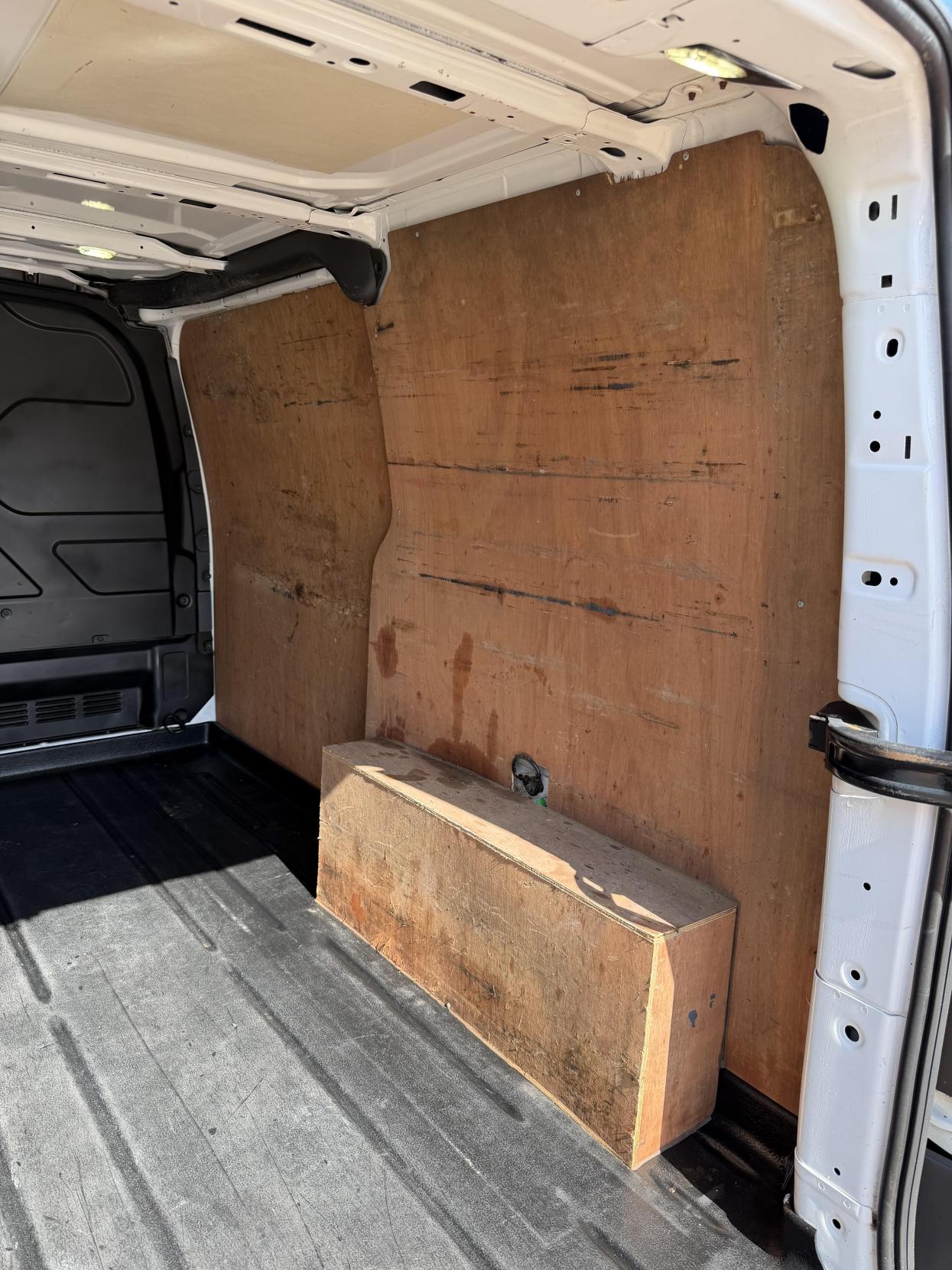 2016 Ford Transit Custom 2.2 TDCi 270 Trend Panel Van 5dr Diesel Manual L1 H1 (186 g/km, 123 bhp) - Thumbnail 30