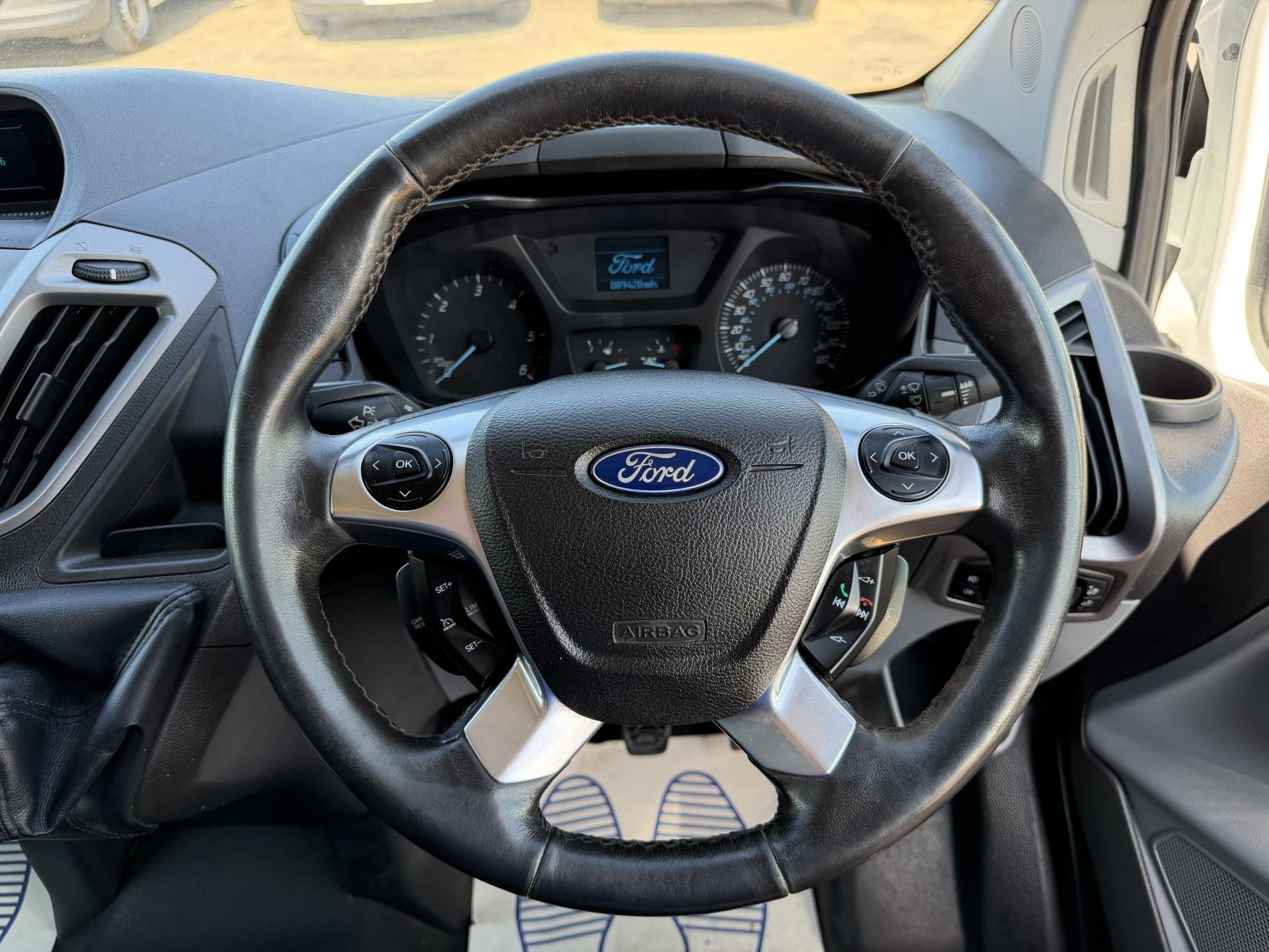 2016 Ford Transit Custom 2.2 TDCi 270 Trend Panel Van 5dr Diesel Manual L1 H1 (186 g/km, 123 bhp) - Thumbnail 35