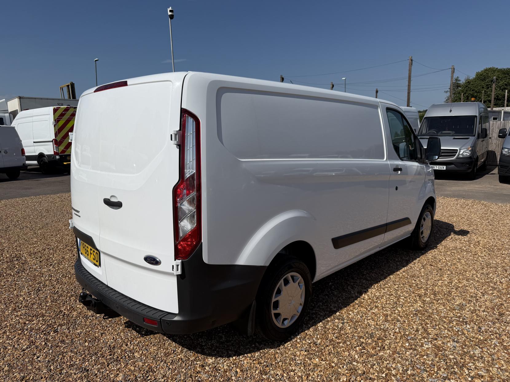 2016 Ford Transit Custom 2.2 TDCi 270 Trend Panel Van 5dr Diesel Manual L1 H1 (186 g/km, 123 bhp) - Thumbnail 11