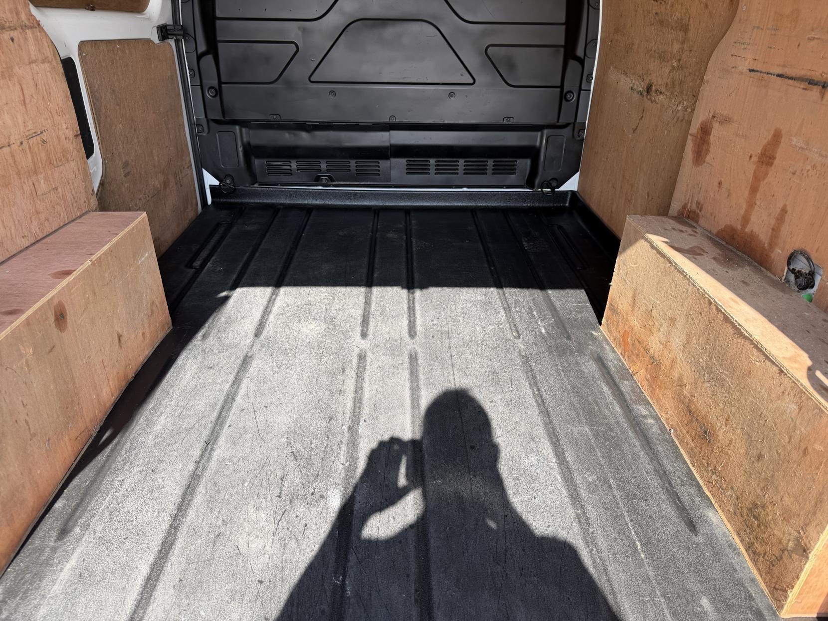 2016 Ford Transit Custom 2.2 TDCi 270 Trend Panel Van 5dr Diesel Manual L1 H1 (186 g/km, 123 bhp) - Thumbnail 28