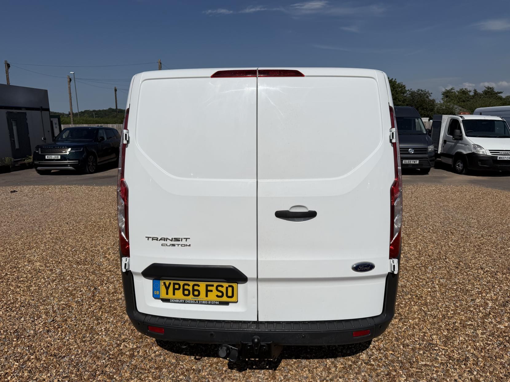 2016 Ford Transit Custom 2.2 TDCi 270 Trend Panel Van 5dr Diesel Manual L1 H1 (186 g/km, 123 bhp) - Thumbnail 10