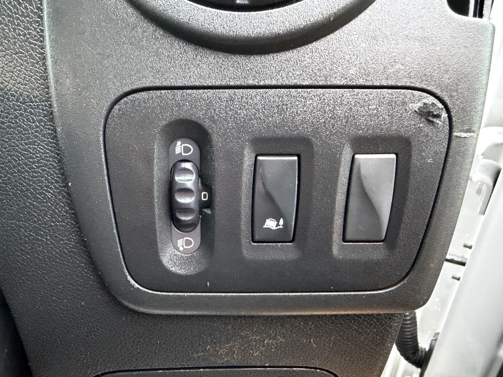 Vauxhall Movano 2.3 CDTi 3500 Panel Van 5dr Diesel Manual FWD L2 H2 Euro 6 (130 ps)