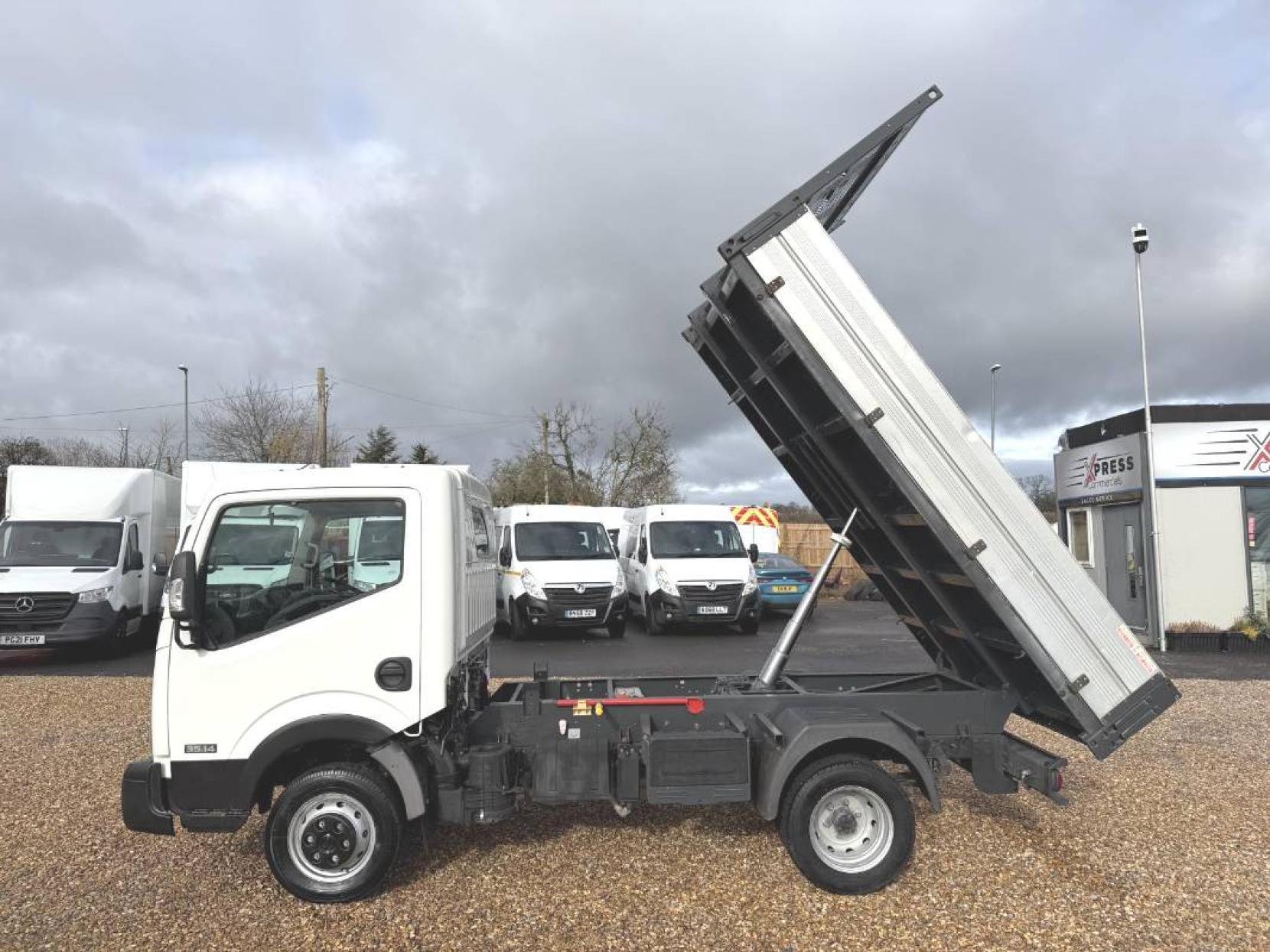 Nissan NT400 Cabstar DCI 35.14 TIPPER