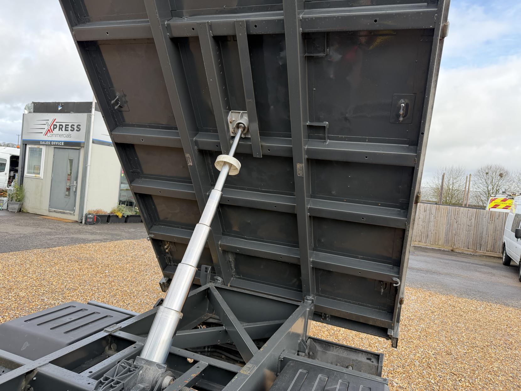 Nissan NT400 Cabstar DCI 35.14 TIPPER