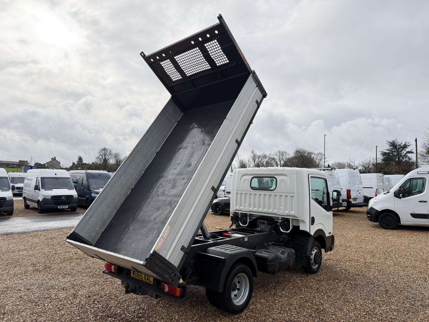 Nissan NT400 Cabstar DCI 35.14 TIPPER
