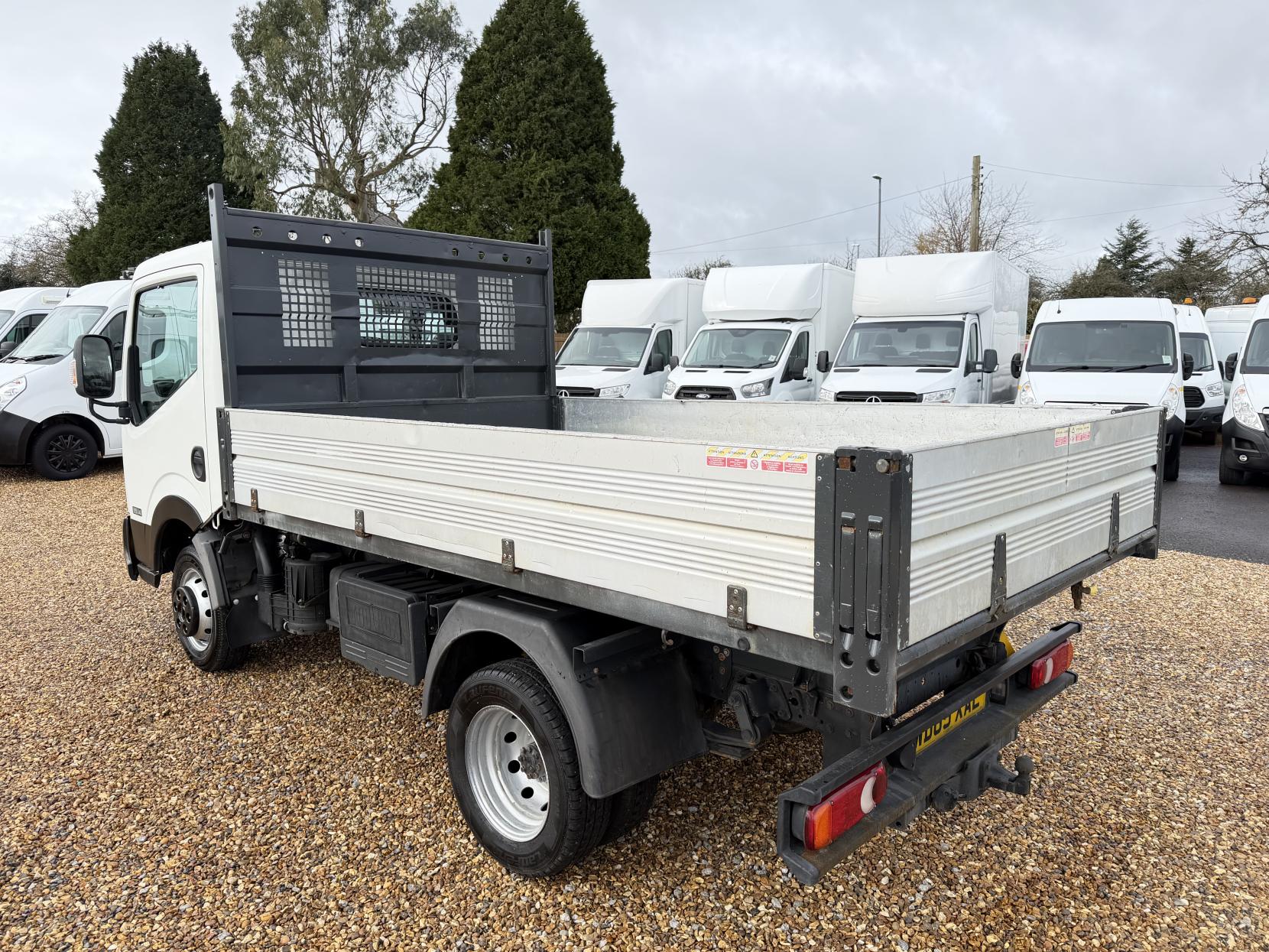 Nissan NT400 Cabstar DCI 35.14 TIPPER