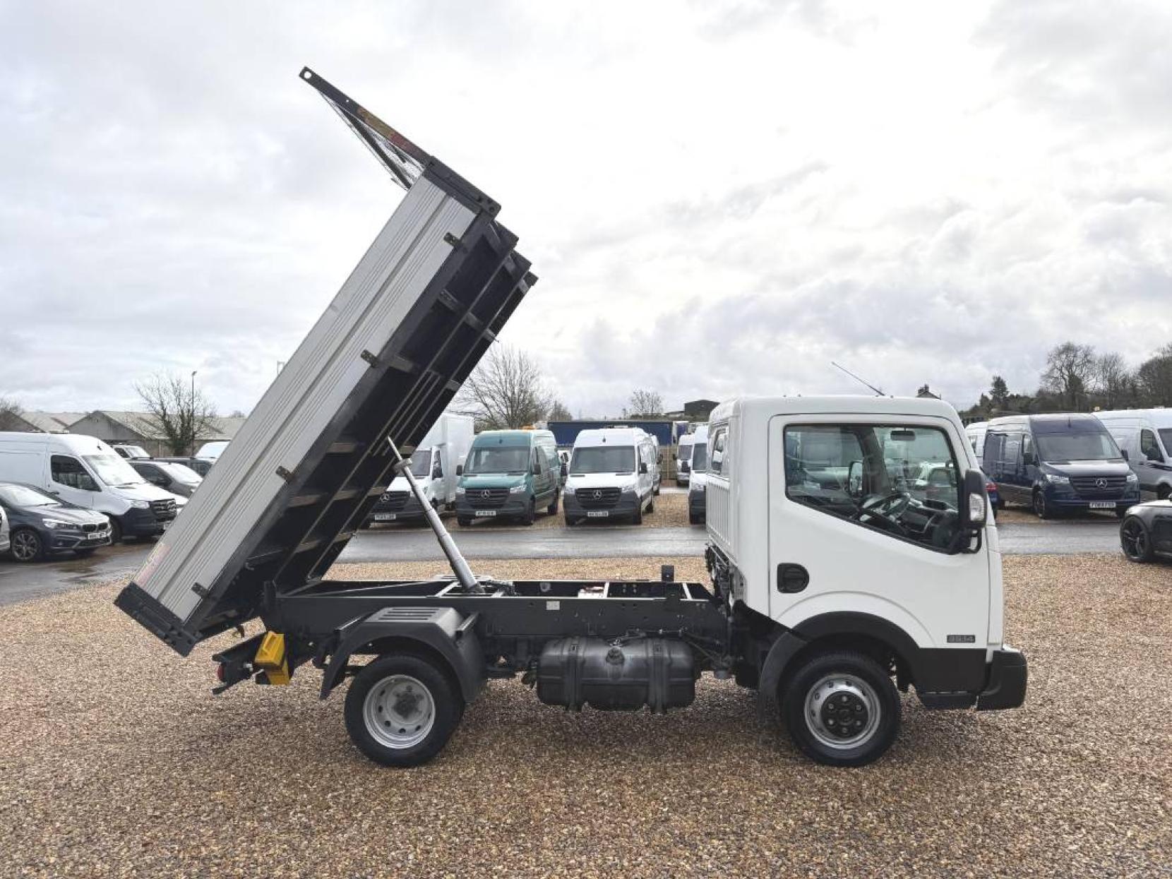 Nissan NT400 Cabstar DCI 35.14 TIPPER