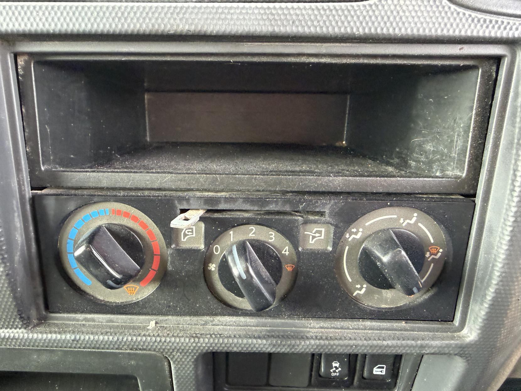 Nissan NT400 Cabstar DCI 35.14 TIPPER