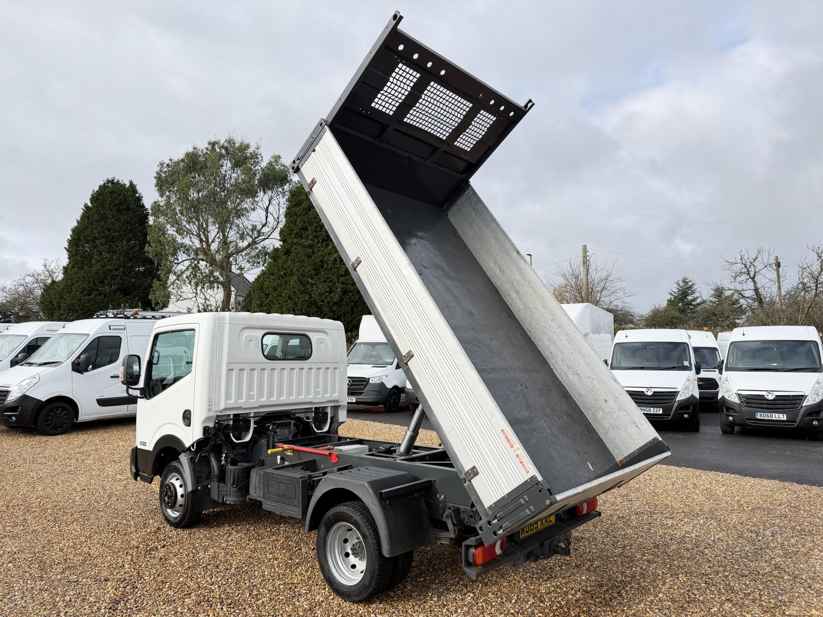 Nissan NT400 Cabstar DCI 35.14 TIPPER