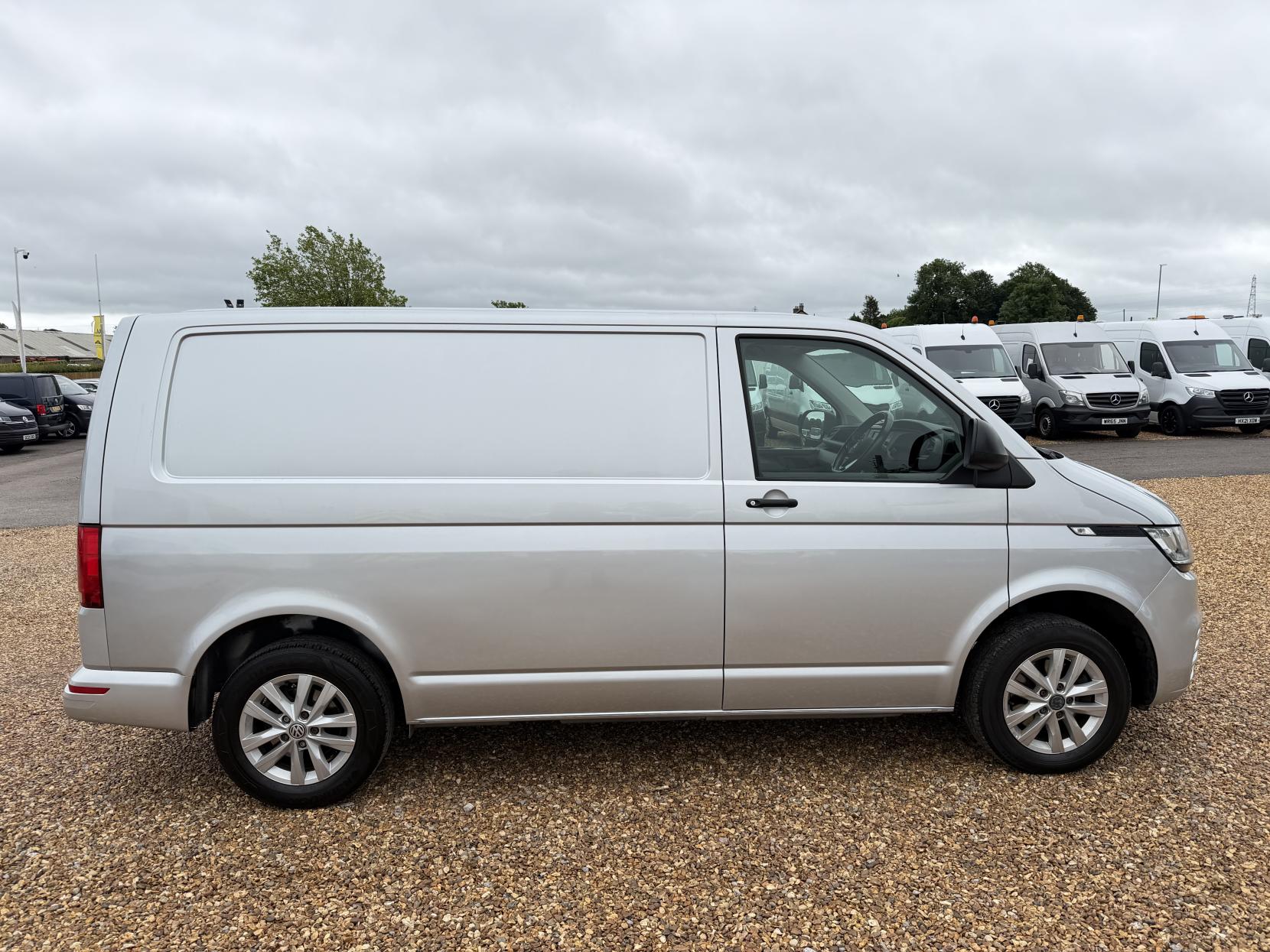 2021 Volkswagen Transporter 2.0 TDI T28 Startline Panel Van 5dr Diesel Manual FWD SWB Euro 6 (s/s) (110 ps) - Thumbnail 12