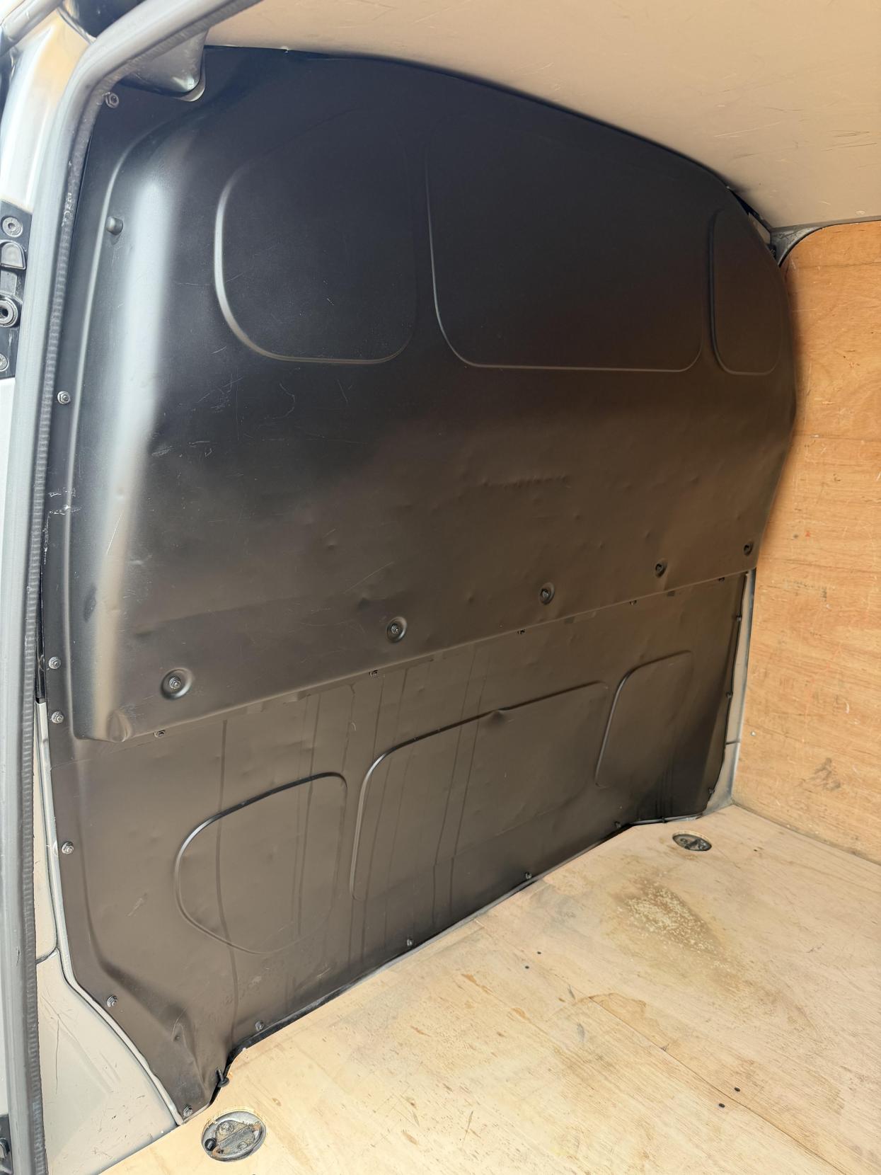 2021 Volkswagen Transporter 2.0 TDI T28 Startline Panel Van 5dr Diesel Manual FWD SWB Euro 6 (s/s) (110 ps) - Thumbnail 19