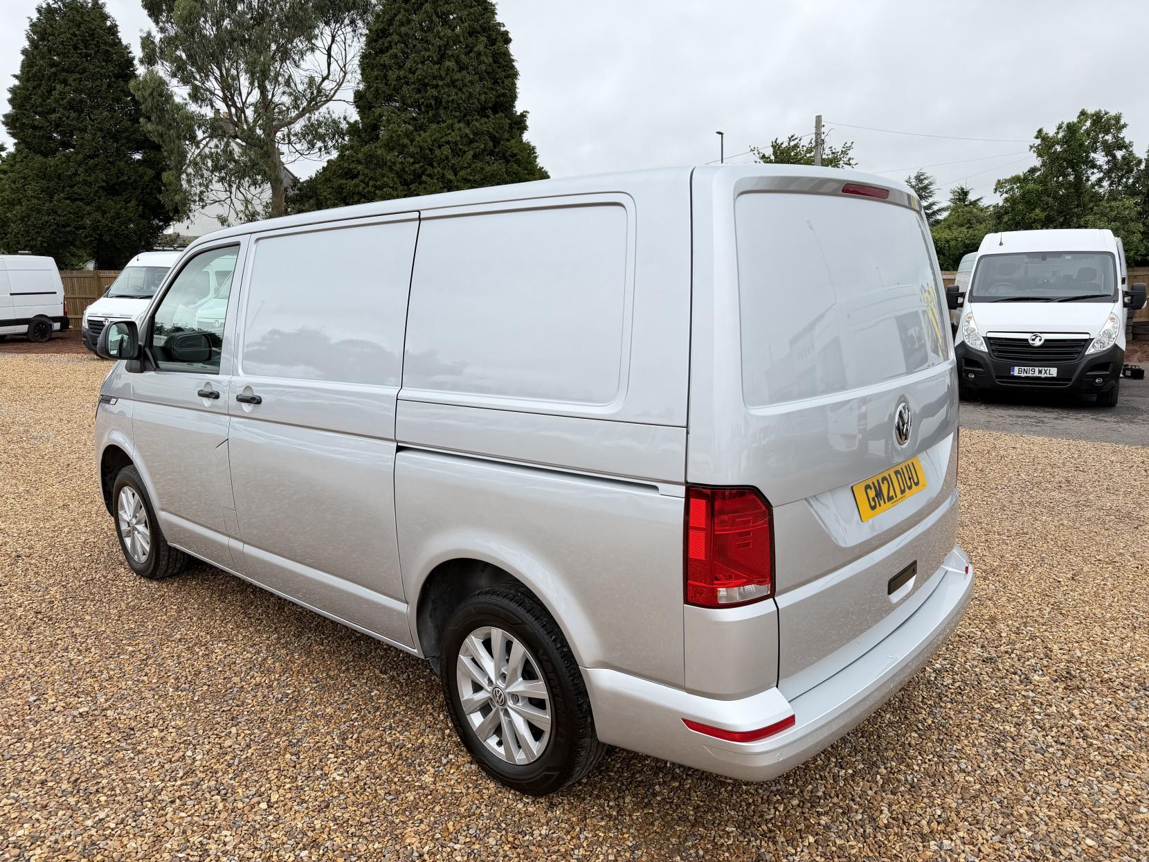 2021 Volkswagen Transporter 2.0 TDI T28 Startline Panel Van 5dr Diesel Manual FWD SWB Euro 6 (s/s) (110 ps) - Thumbnail 9