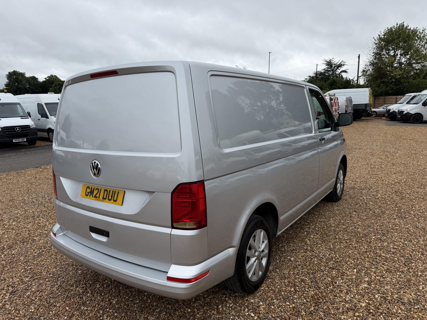 2021 Volkswagen Transporter 2.0 TDI T28 Startline Panel Van 5dr Diesel Manual FWD SWB Euro 6 (s/s) (110 ps) - Thumbnail 11