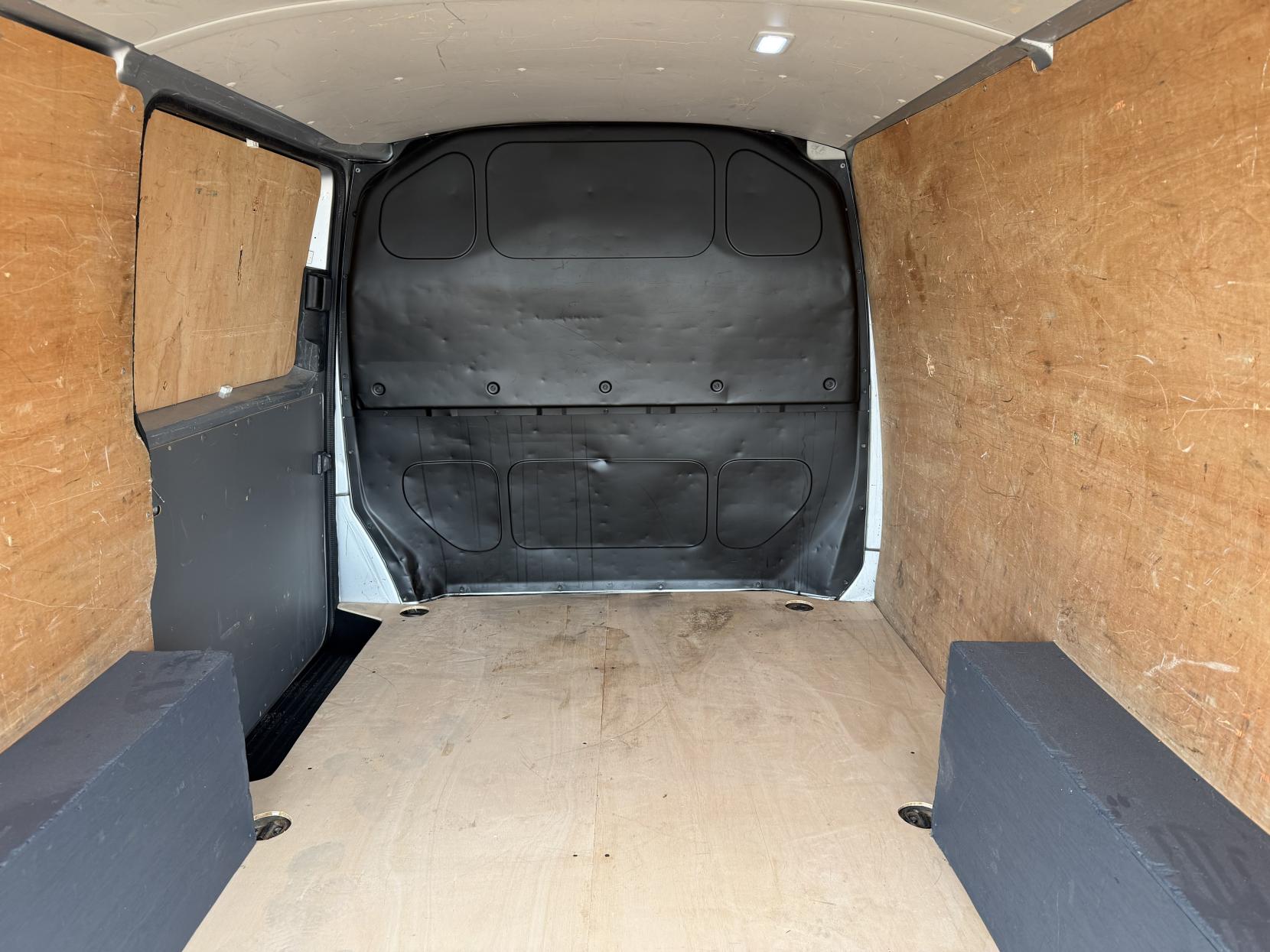 2021 Volkswagen Transporter 2.0 TDI T28 Startline Panel Van 5dr Diesel Manual FWD SWB Euro 6 (s/s) (110 ps) - Thumbnail 25
