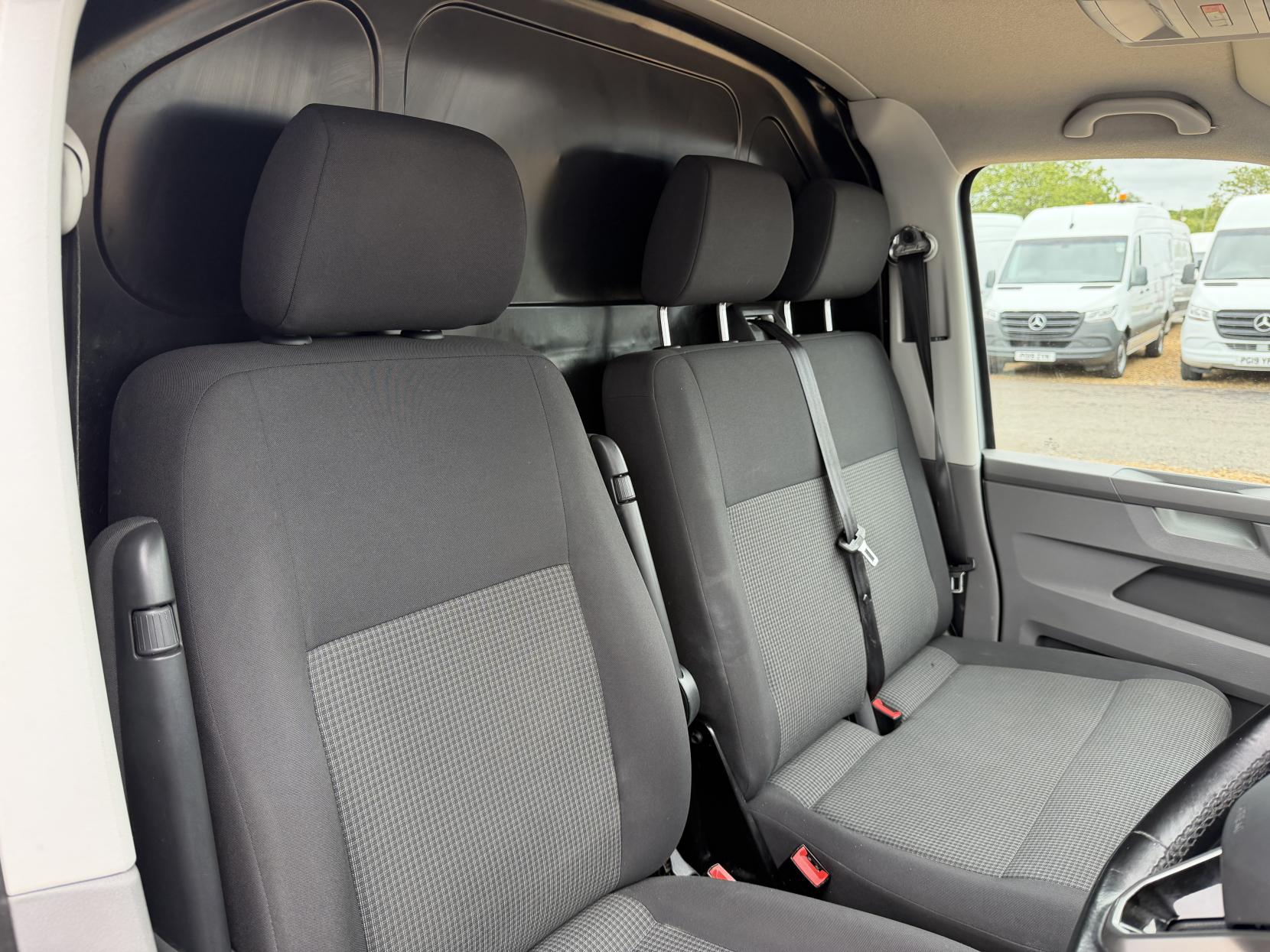 2021 Volkswagen Transporter 2.0 TDI T28 Startline Panel Van 5dr Diesel Manual FWD SWB Euro 6 (s/s) (110 ps) - Thumbnail 13