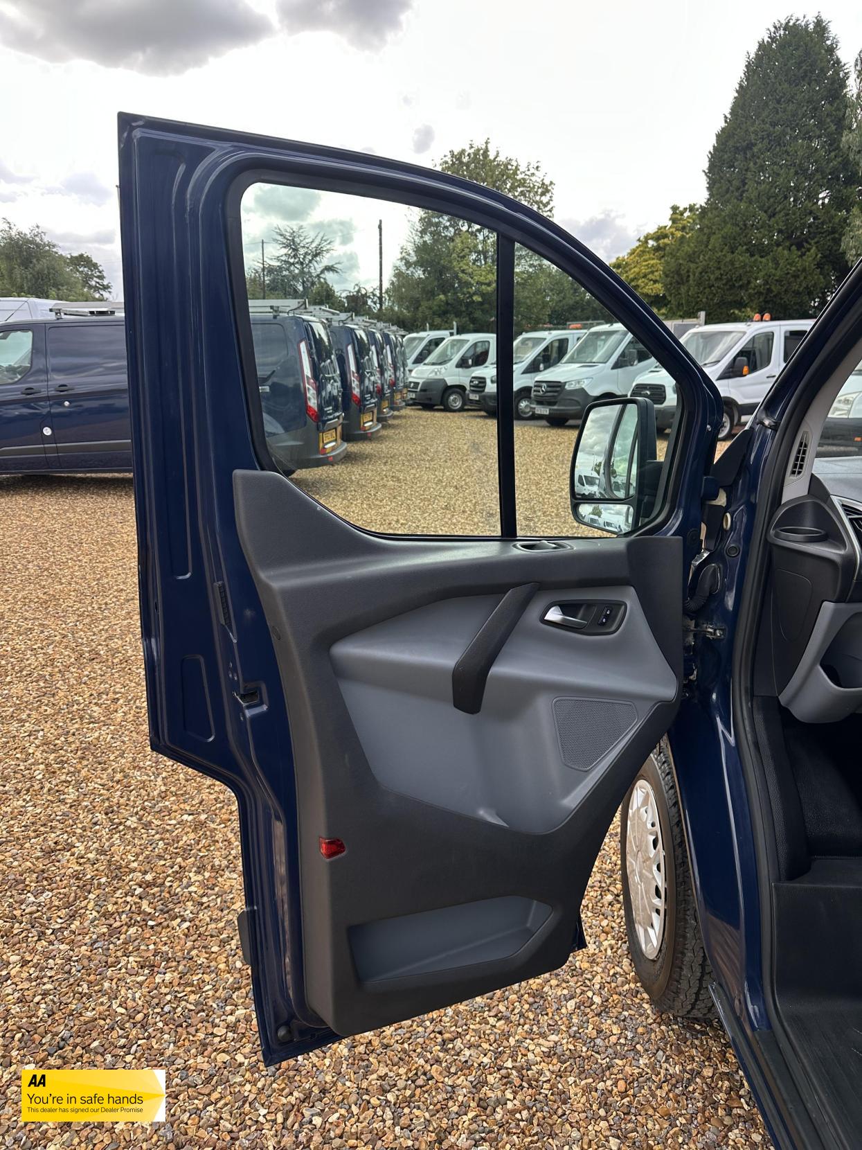 Ford Transit Custom 2.2 TDCi 330 Trend Panel Van 5dr Diesel Manual L2 H1 (197 g/km, 123 bhp)