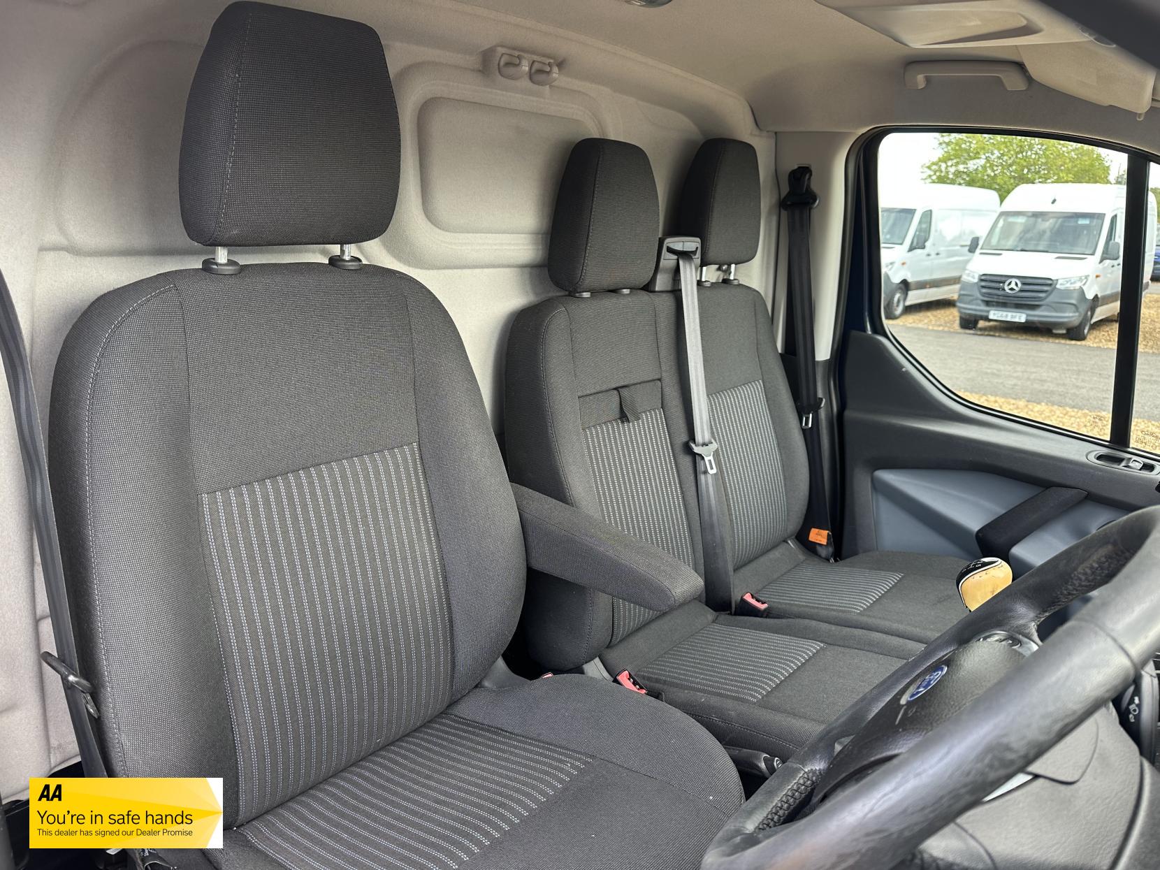 Ford Transit Custom 2.2 TDCi 330 Trend Panel Van 5dr Diesel Manual L2 H1 (197 g/km, 123 bhp)