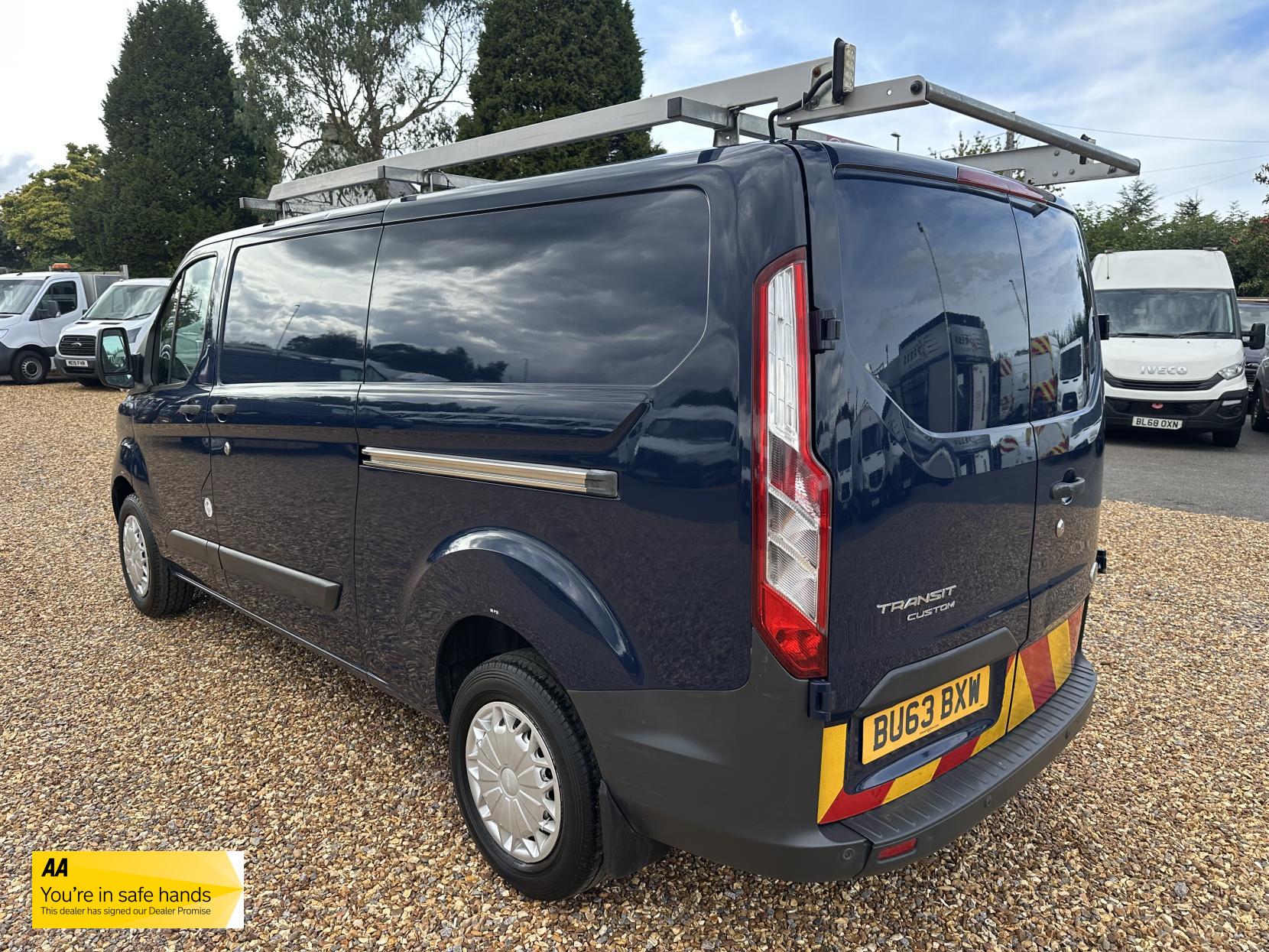 Ford Transit Custom 2.2 TDCi 330 Trend Panel Van 5dr Diesel Manual L2 H1 (197 g/km, 123 bhp)