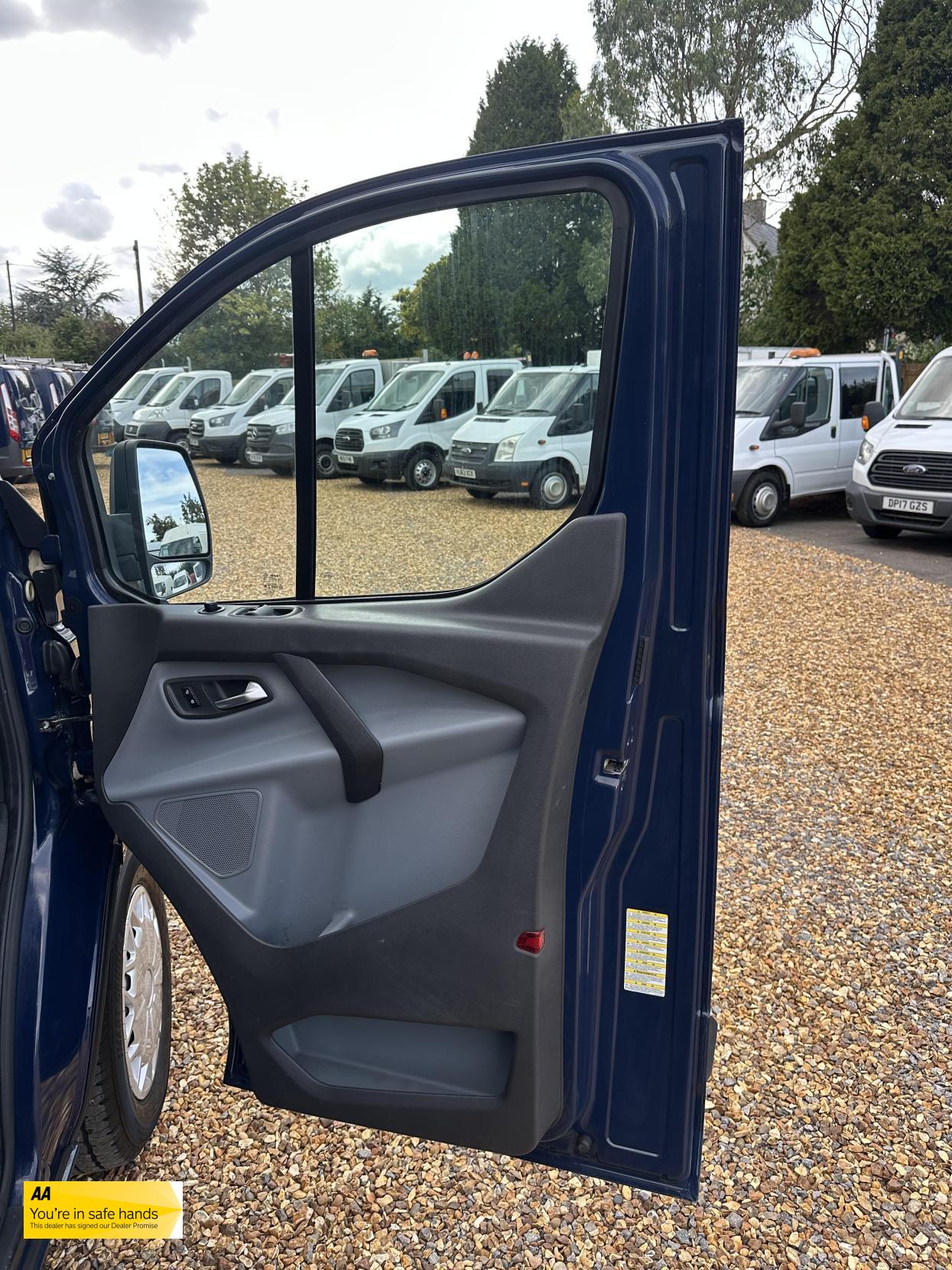 Ford Transit Custom 2.2 TDCi 330 Trend Panel Van 5dr Diesel Manual L2 H1 (197 g/km, 123 bhp)