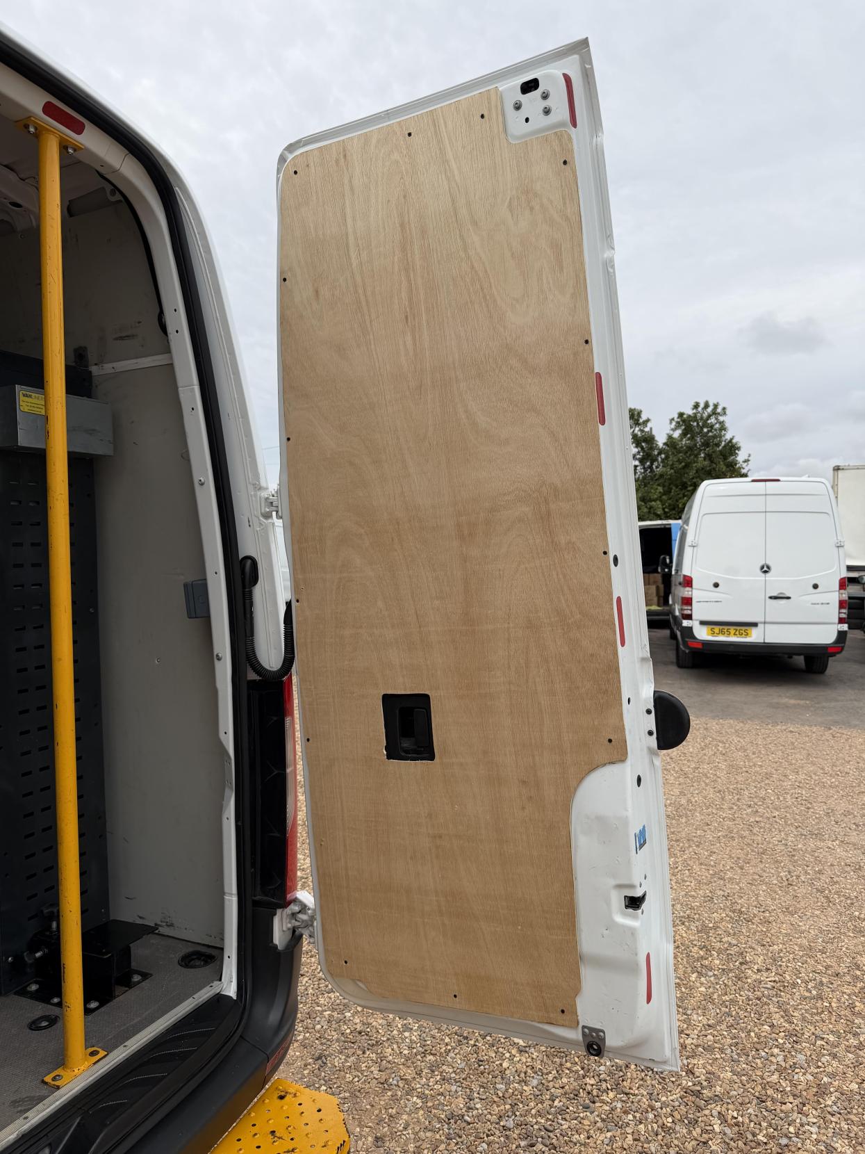 2019 Mercedes-Benz Sprinter 2.1 316 CDI Panel Van 5dr Diesel Manual RWD L2 H2 Euro 6 (163 ps) - Thumbnail 53