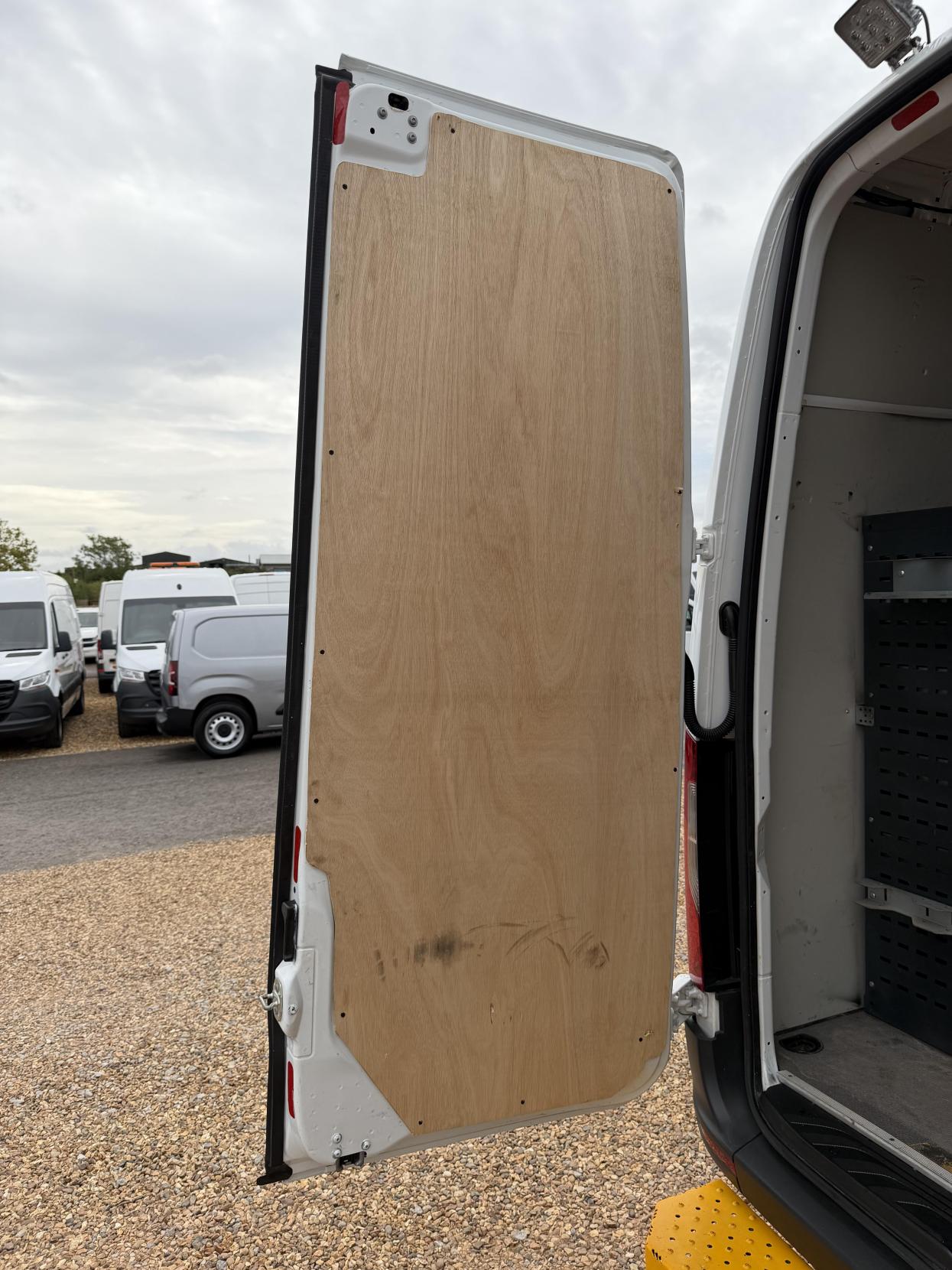 2019 Mercedes-Benz Sprinter 2.1 316 CDI Panel Van 5dr Diesel Manual RWD L2 H2 Euro 6 (163 ps) - Thumbnail 46