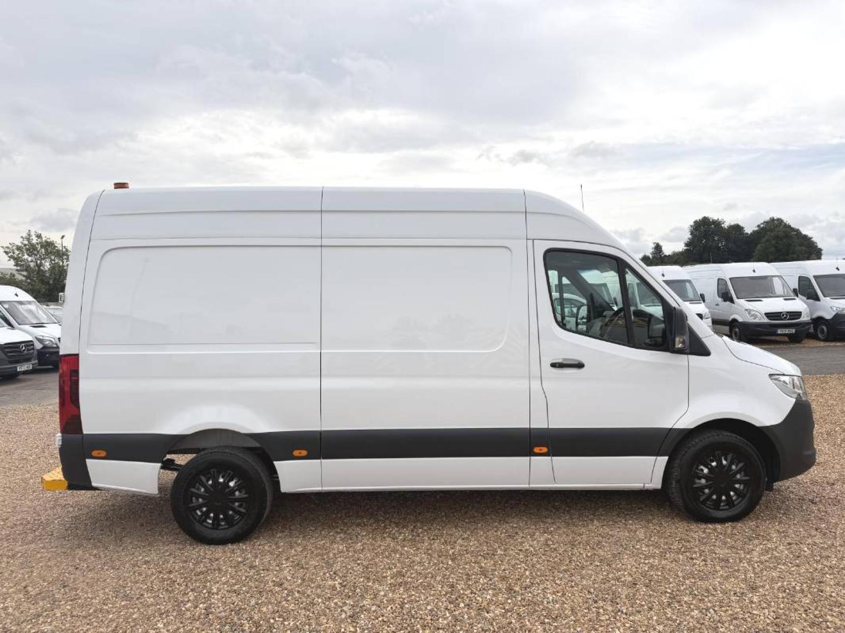 2019 Mercedes-Benz Sprinter 2.1 316 CDI Panel Van 5dr Diesel Manual RWD L2 H2 Euro 6 (163 ps) - Thumbnail 12