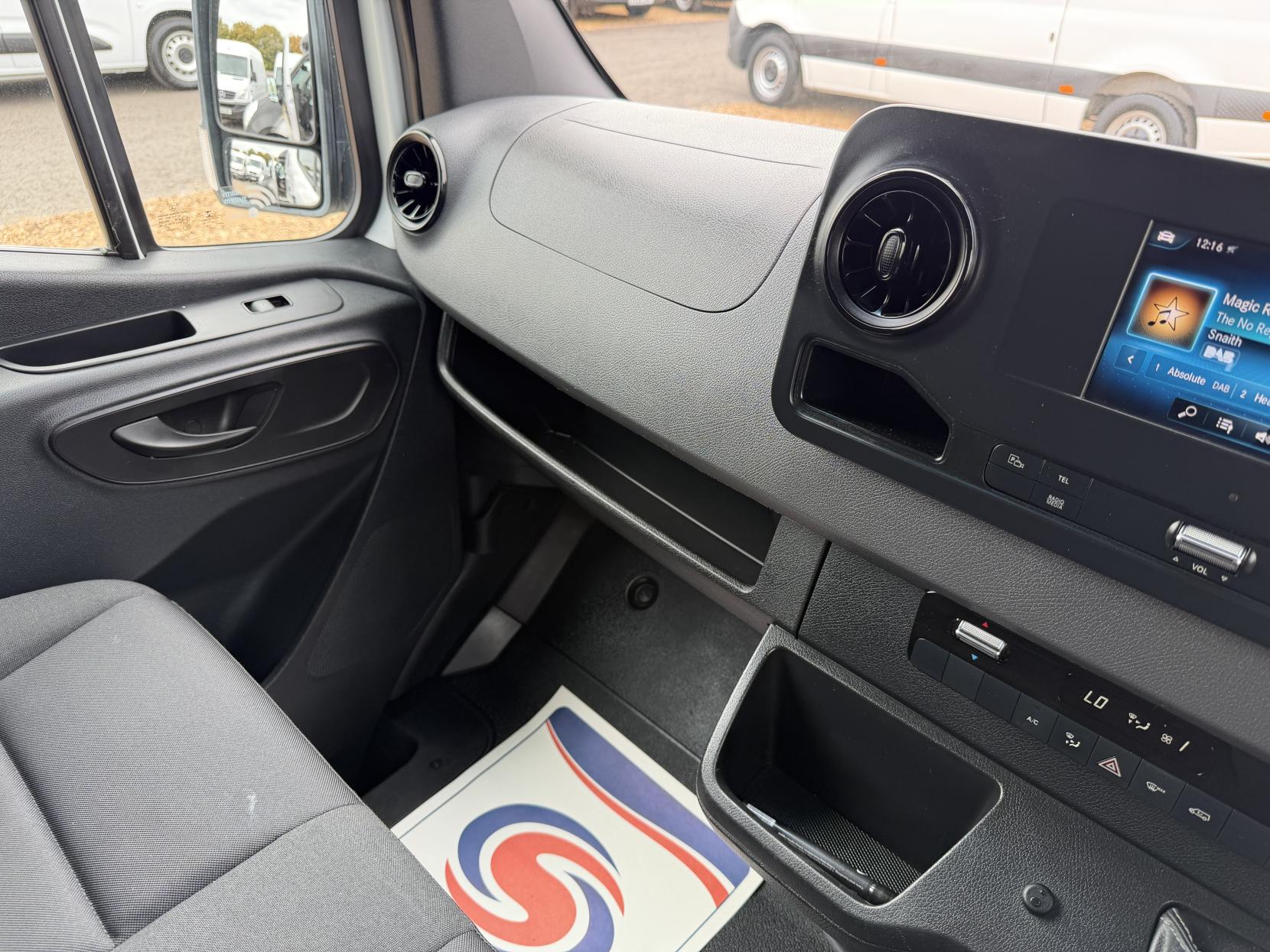 2019 Mercedes-Benz Sprinter 2.1 316 CDI Panel Van 5dr Diesel Manual RWD L2 H2 Euro 6 (163 ps) - Thumbnail 31