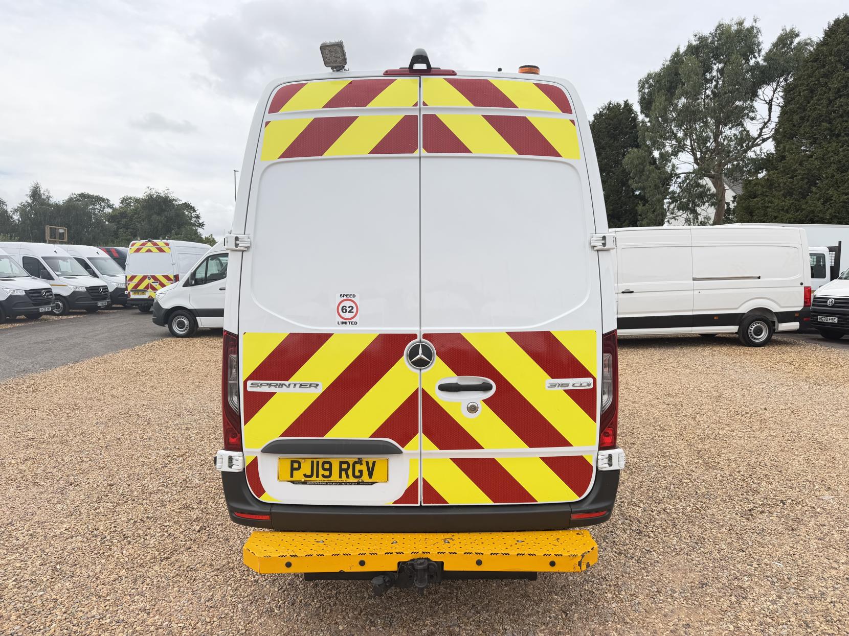 2019 Mercedes-Benz Sprinter 2.1 316 CDI Panel Van 5dr Diesel Manual RWD L2 H2 Euro 6 (163 ps) - Thumbnail 10