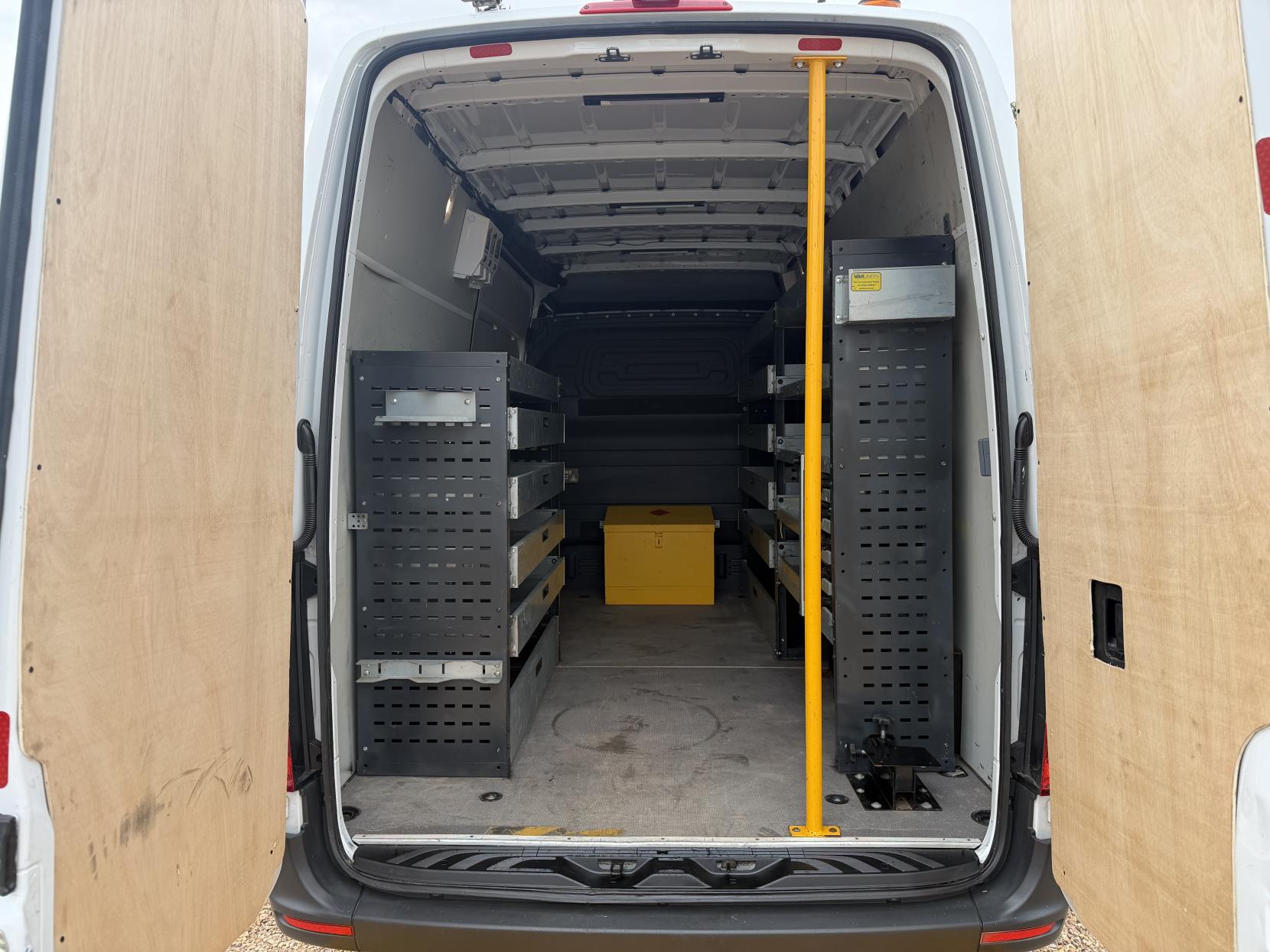 2019 Mercedes-Benz Sprinter 2.1 316 CDI Panel Van 5dr Diesel Manual RWD L2 H2 Euro 6 (163 ps) - Thumbnail 3