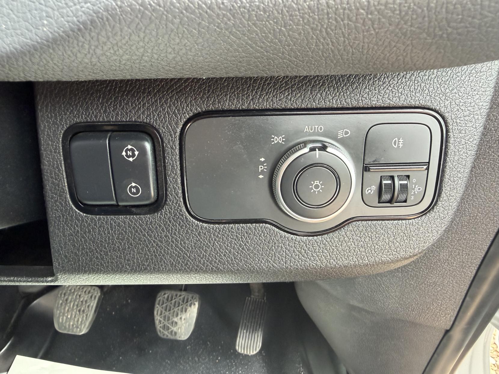 2019 Mercedes-Benz Sprinter 2.1 316 CDI Panel Van 5dr Diesel Manual RWD L2 H2 Euro 6 (163 ps) - Thumbnail 18