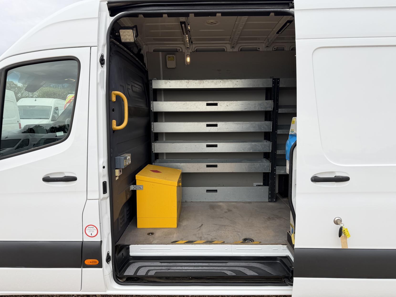 2019 Mercedes-Benz Sprinter 2.1 316 CDI Panel Van 5dr Diesel Manual RWD L2 H2 Euro 6 (163 ps) - Thumbnail 34