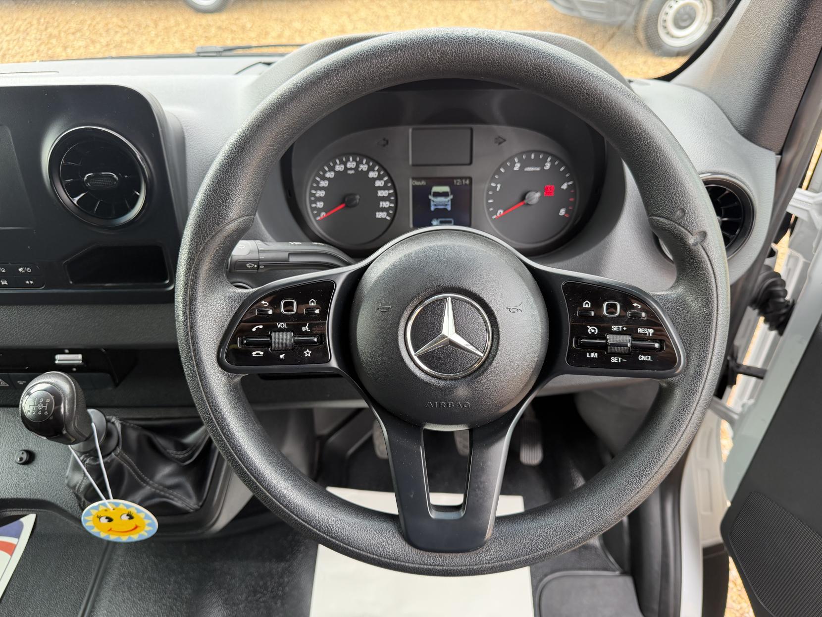 2019 Mercedes-Benz Sprinter 2.1 316 CDI Panel Van 5dr Diesel Manual RWD L2 H2 Euro 6 (163 ps) - Thumbnail 24