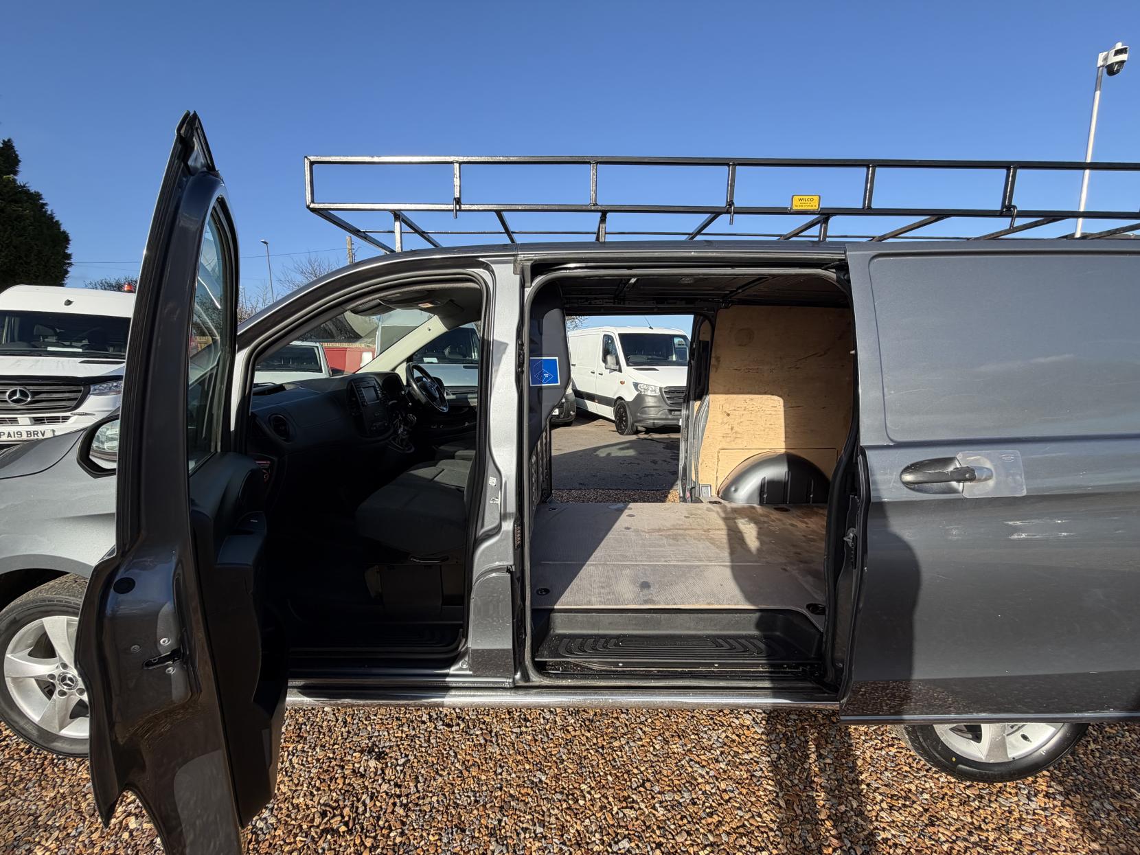 Mercedes-Benz Vito 2.1 116 CDI BlueTEC Sport Panel Van 5dr Diesel Manual RWD L2 Euro 6 (s/s) (163 ps)