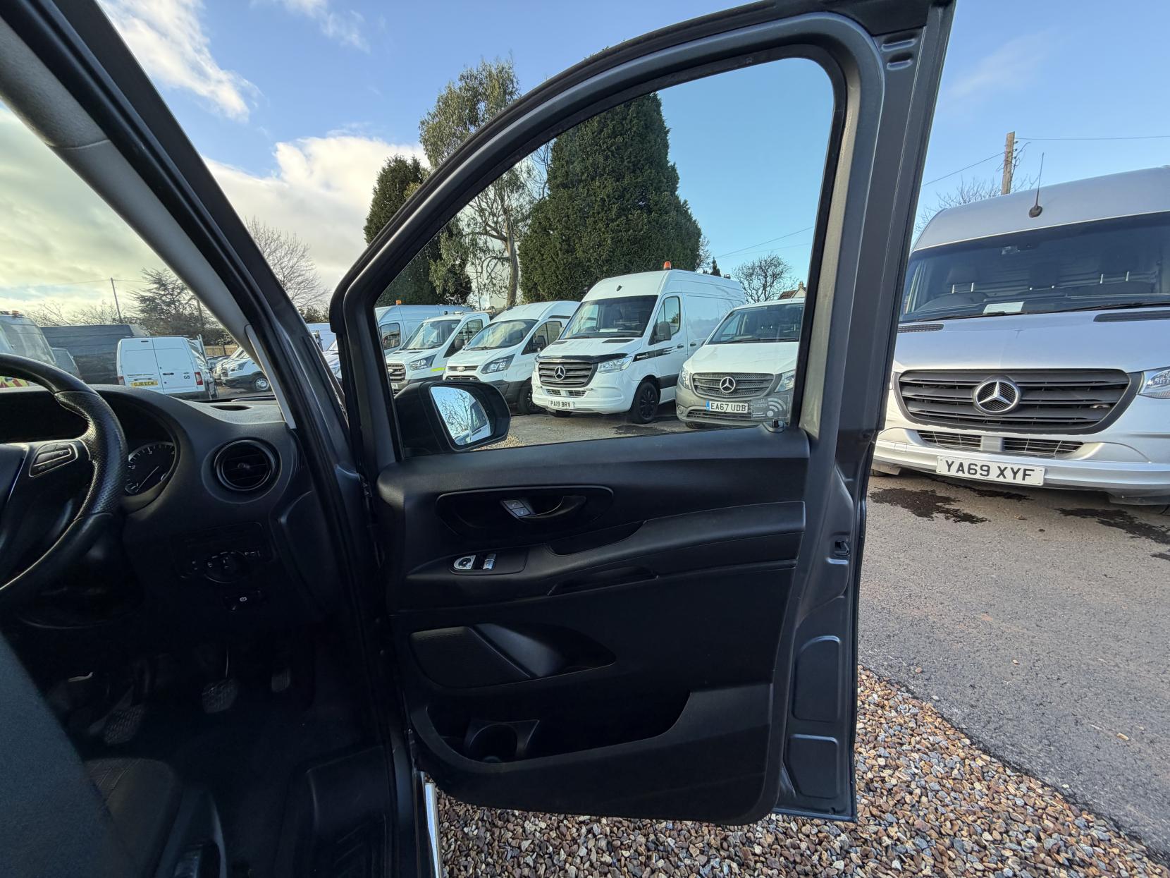 Mercedes-Benz Vito 2.1 116 CDI BlueTEC Sport Panel Van 5dr Diesel Manual RWD L2 Euro 6 (s/s) (163 ps)
