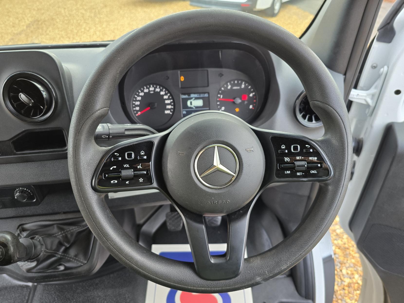 Mercedes-Benz Sprinter 2.1 316 CDI Ready To Work Dropside 2dr Diesel Manual RWD L3 Euro 6 (163 ps)